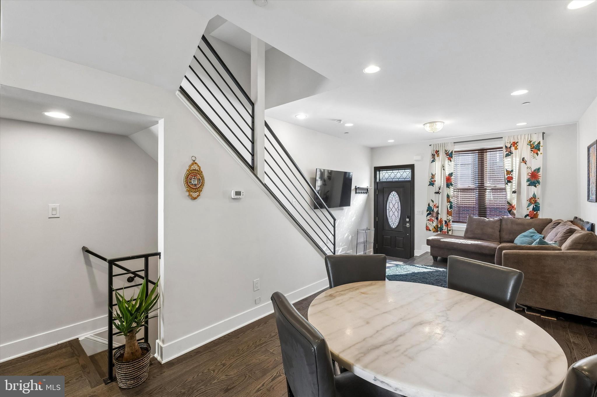 POINT BREEZE - Residential