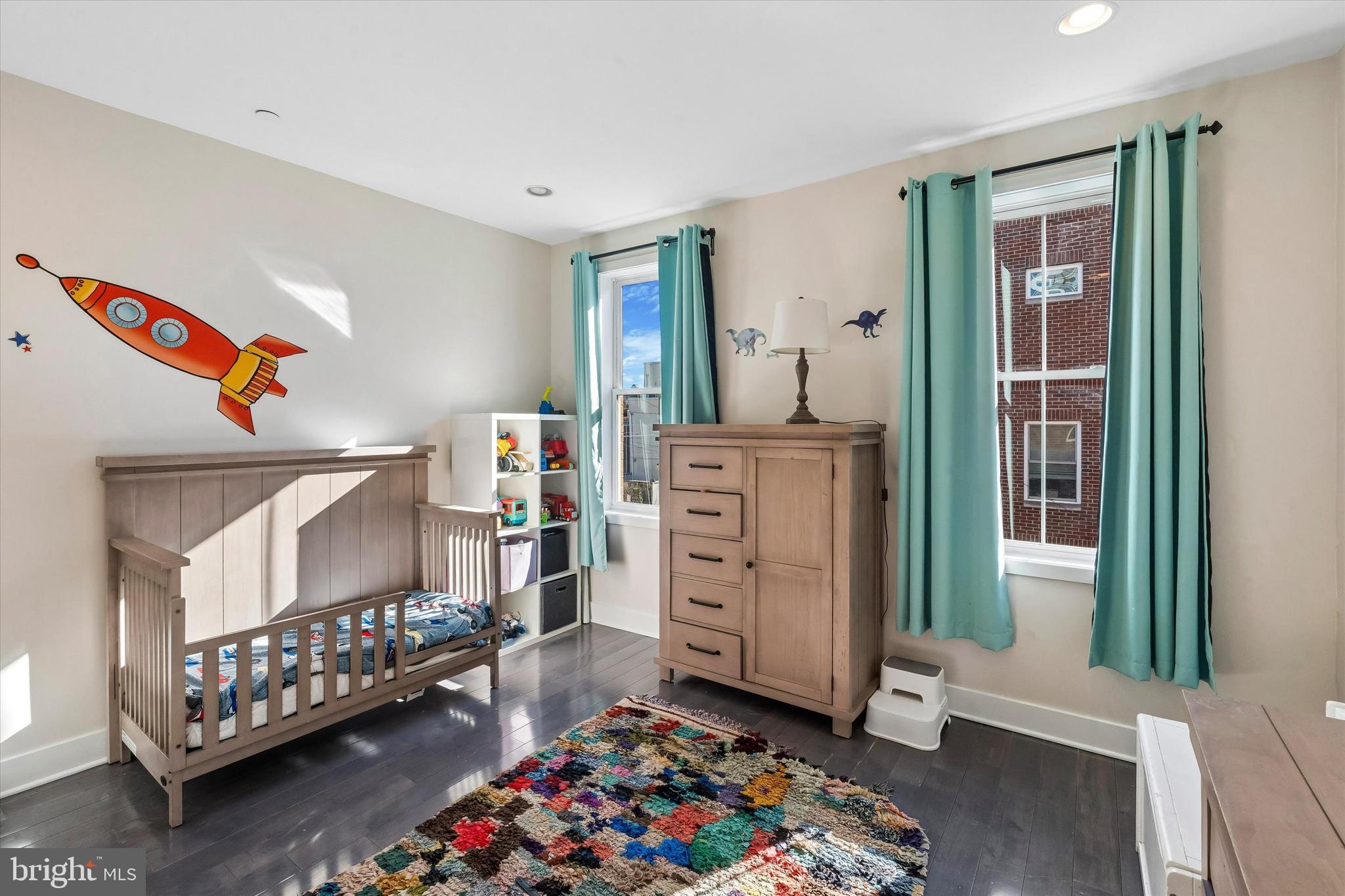 POINT BREEZE - Residential