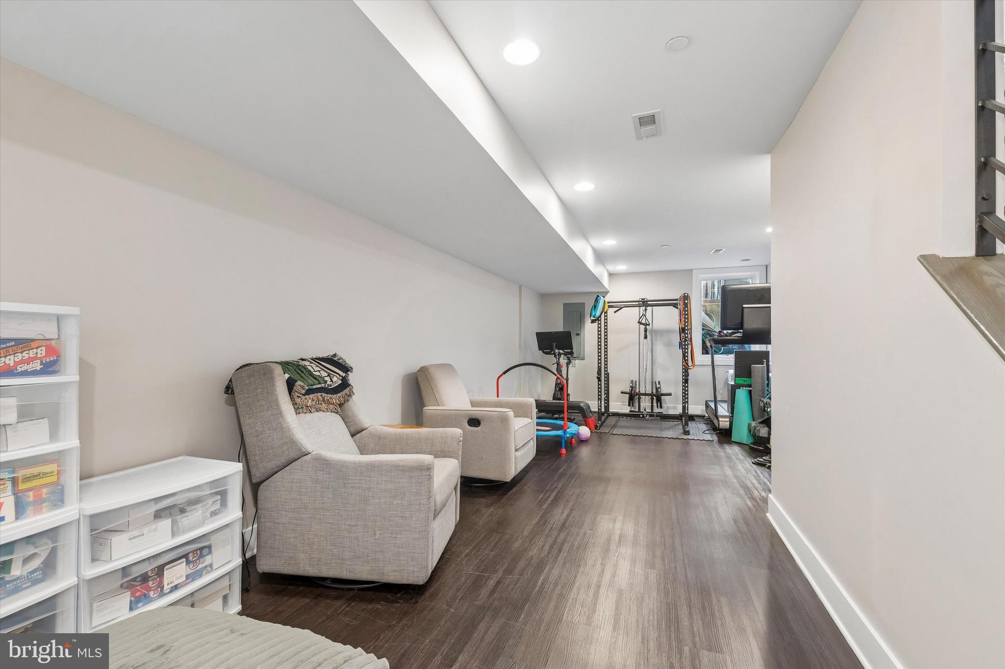 POINT BREEZE - Residential