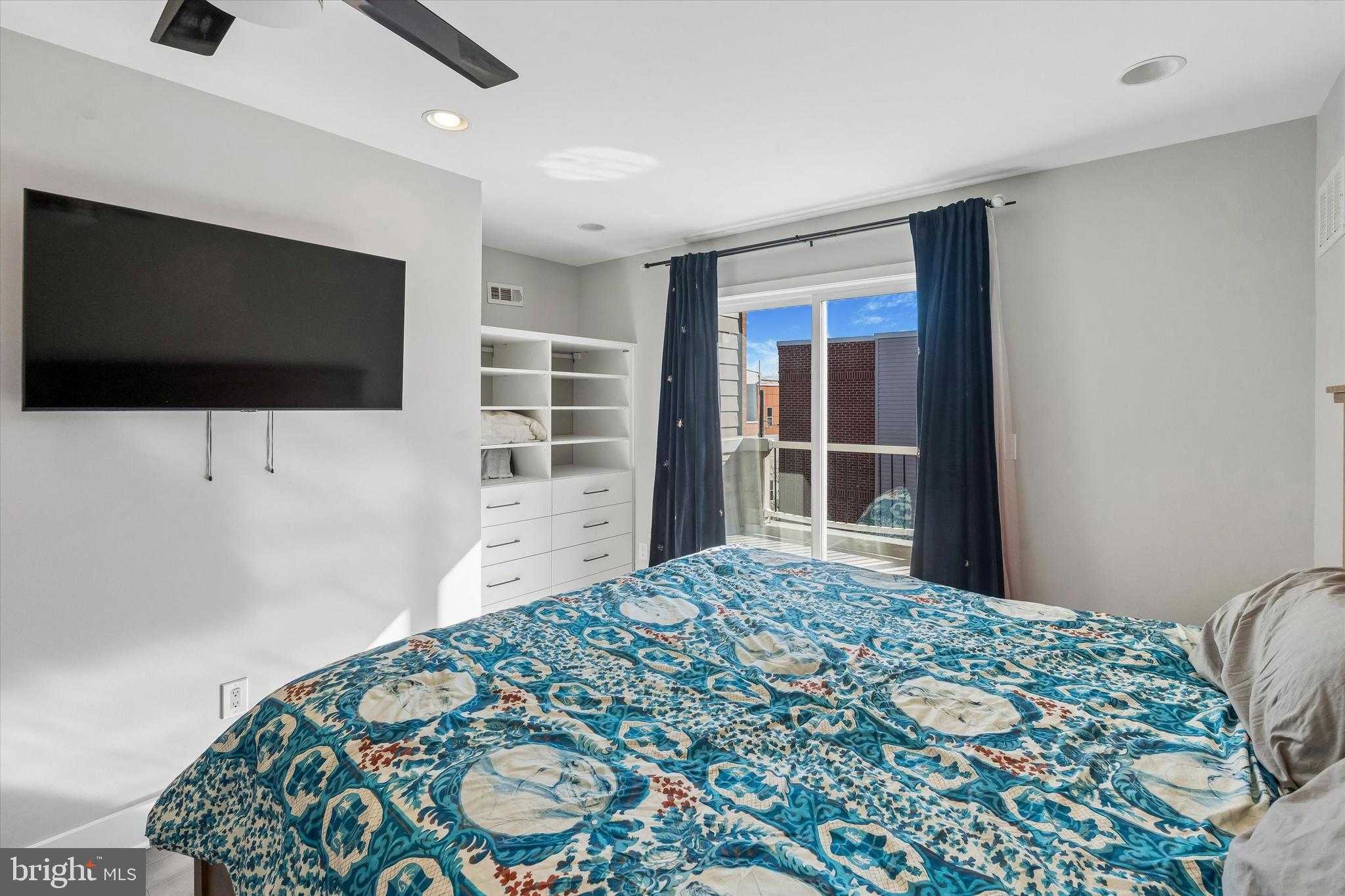 POINT BREEZE - Residential