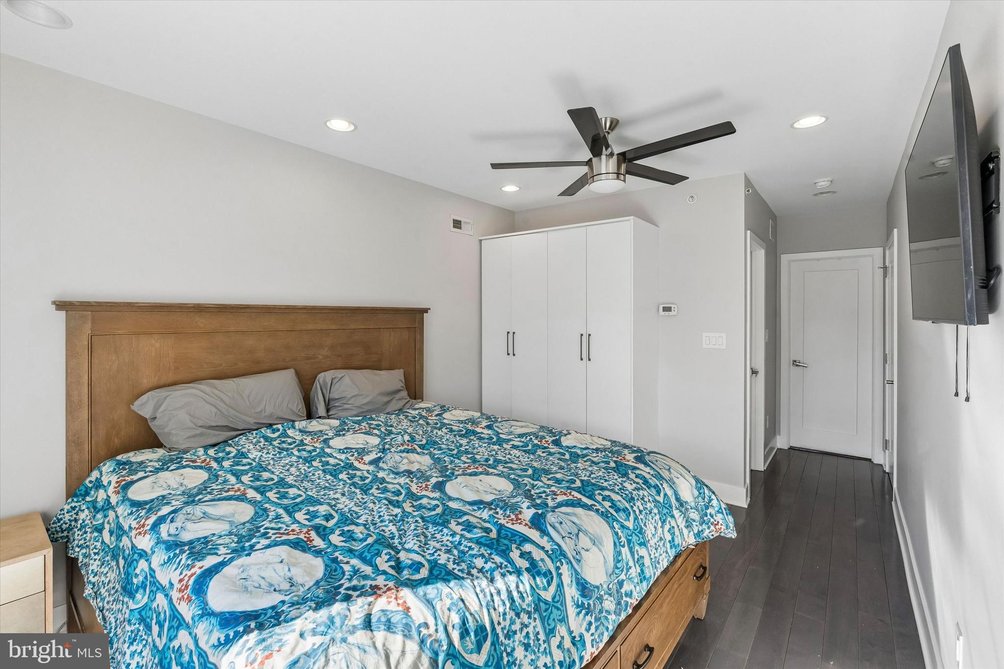 POINT BREEZE - Residential