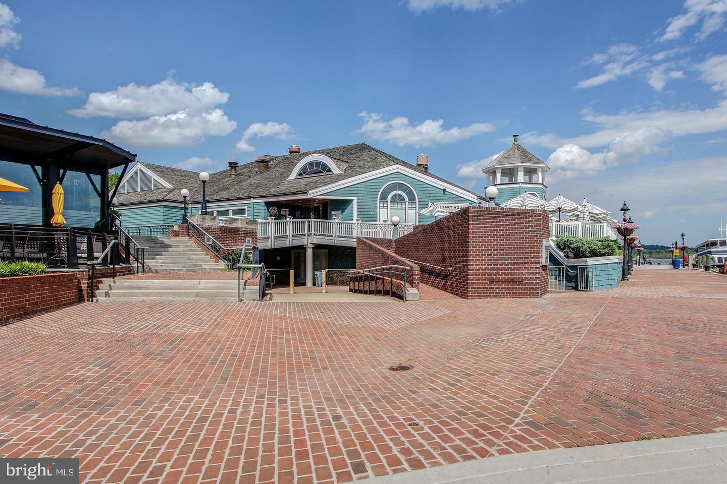 CARRIAGE WORKS - Residential