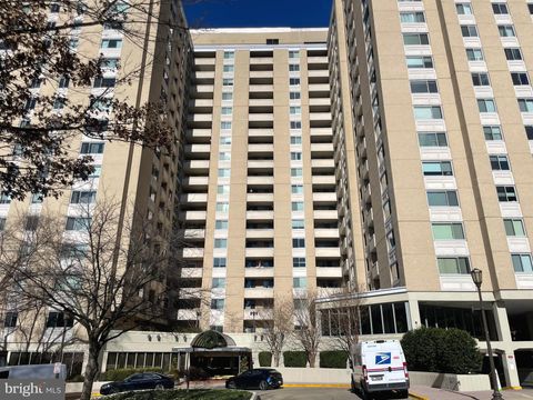 Photo of 4601 N PARK AVE #1220-V, CHEVY CHASE, MD 20815 (MLS # MDMC2080254)