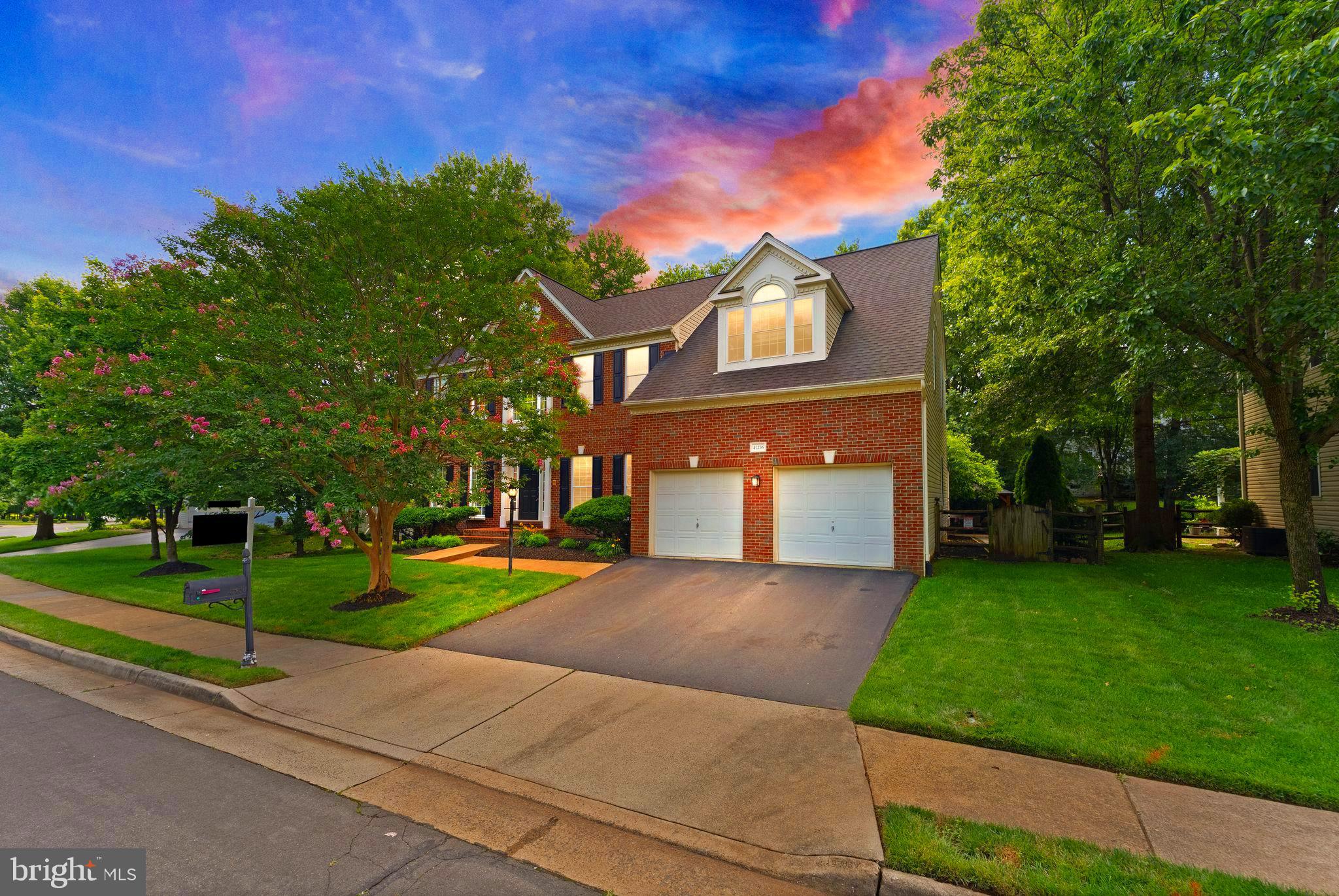 RIVER CREST - Residential