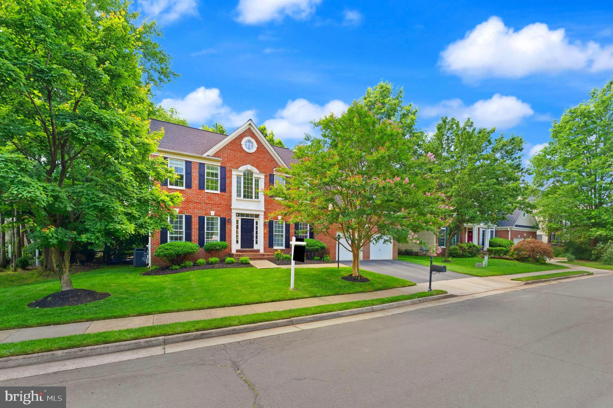47236 MIDDLE BLUFF PLACE