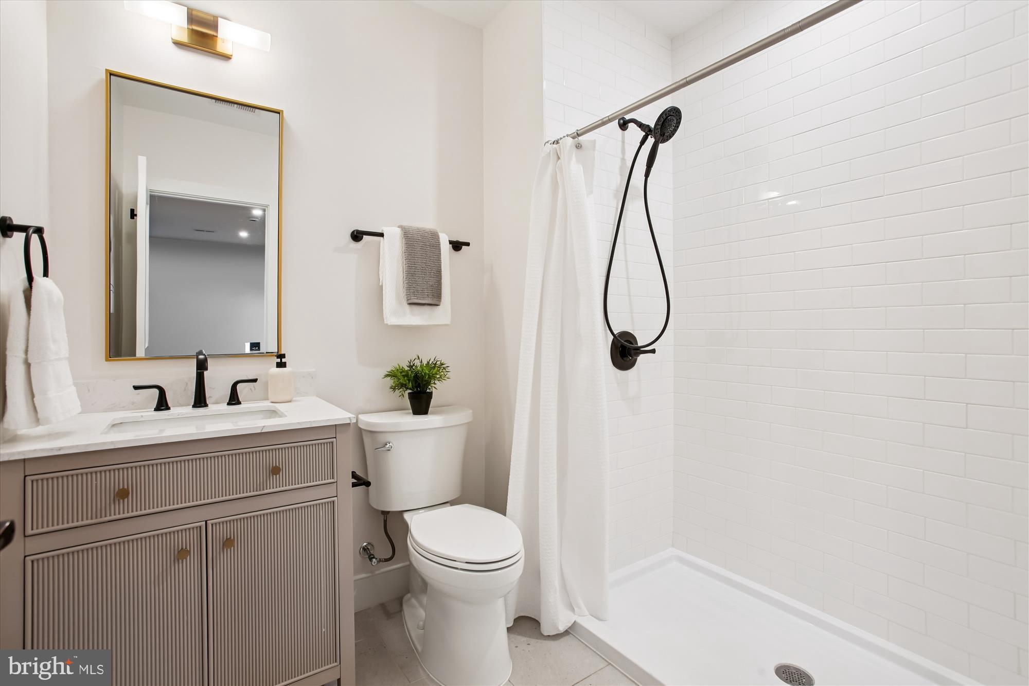 CLAREMONT - Residential