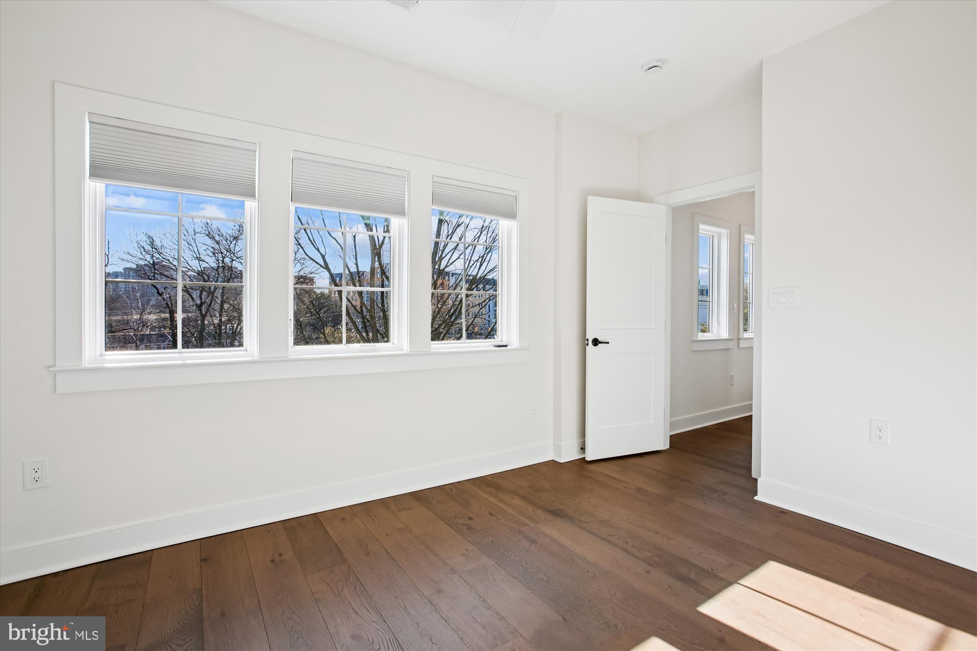 CLAREMONT - Residential