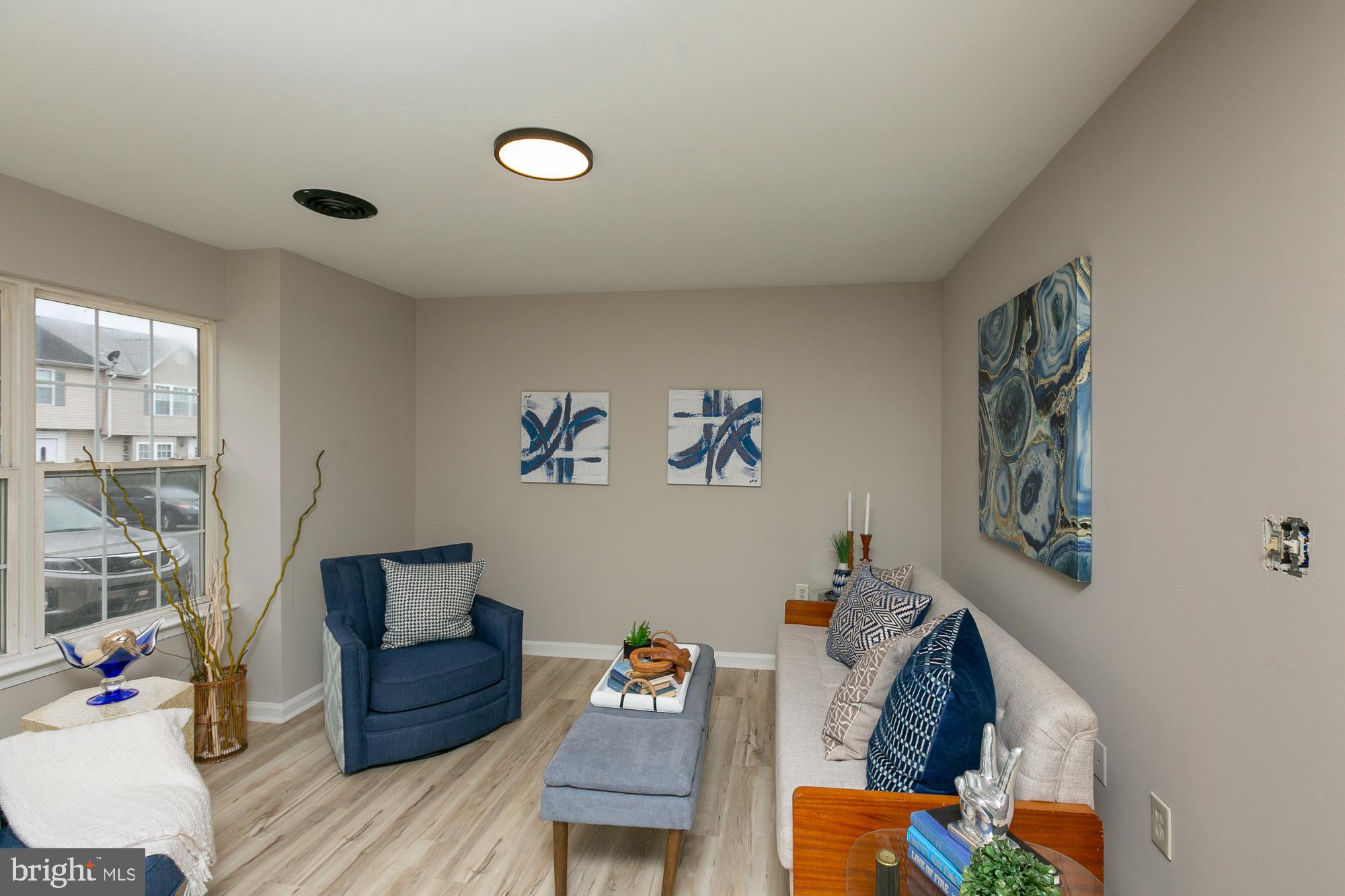 GEORGETOWN SQUARE - Residential