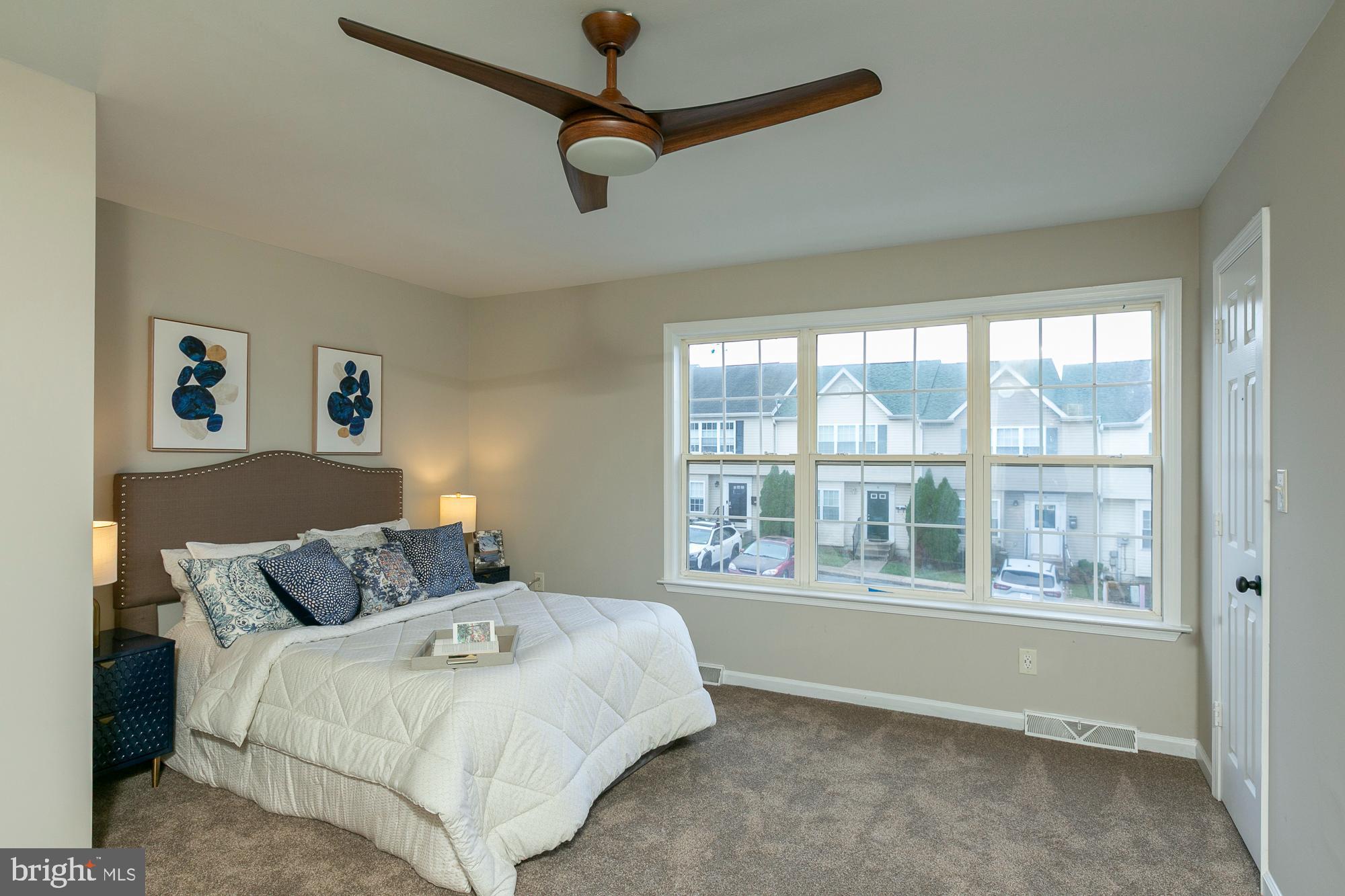 GEORGETOWN SQUARE - Residential