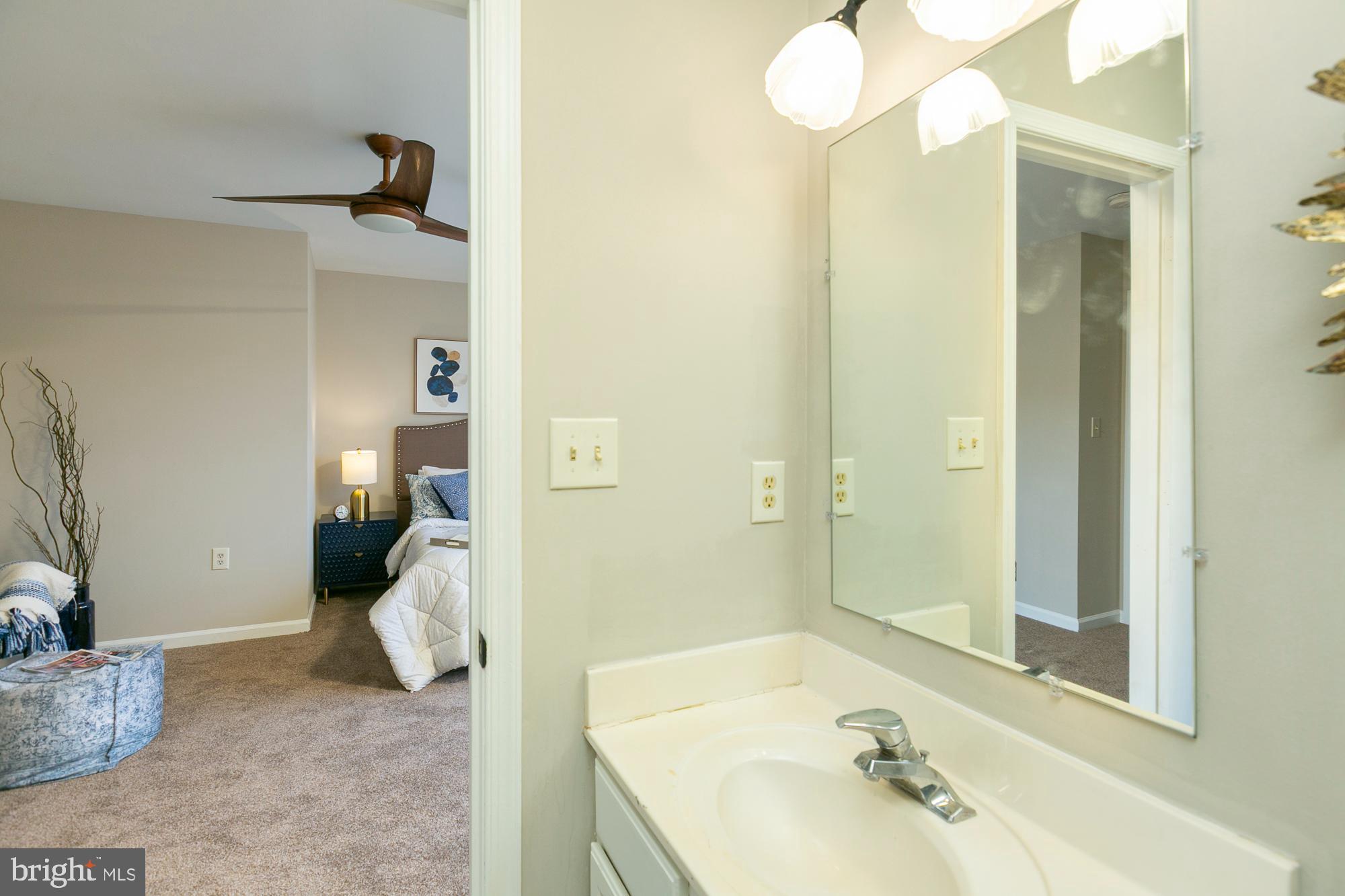 GEORGETOWN SQUARE - Residential