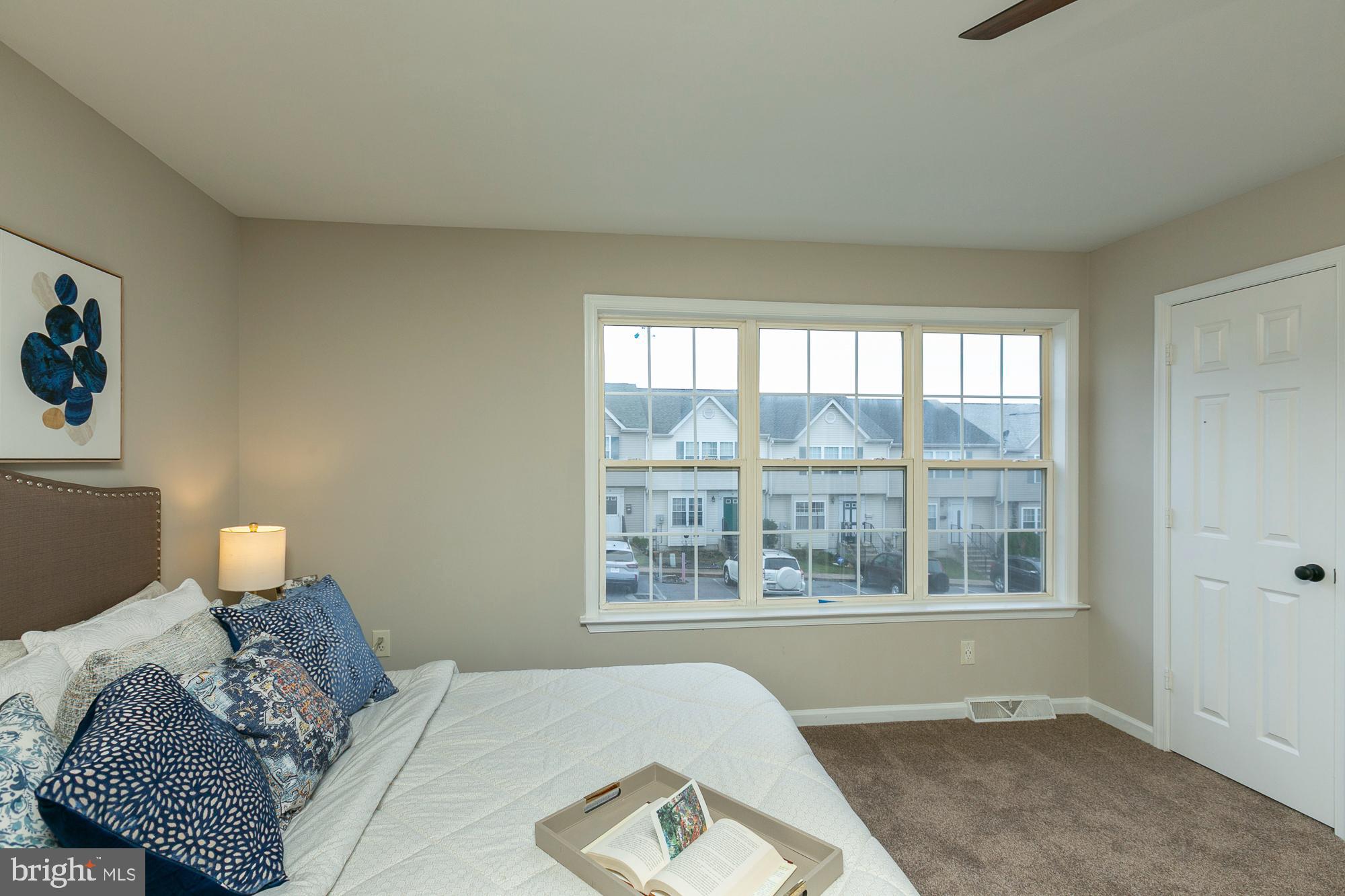 GEORGETOWN SQUARE - Residential