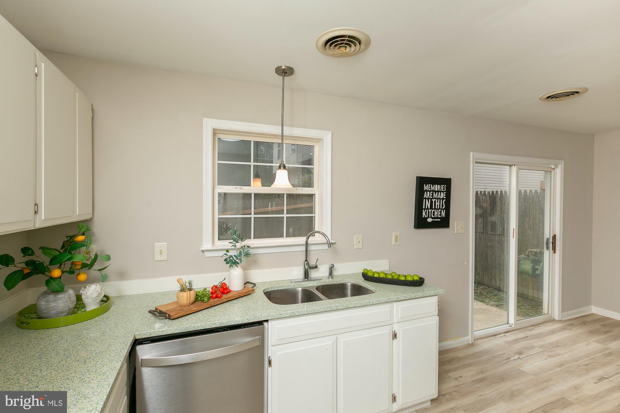 GEORGETOWN SQUARE - Residential