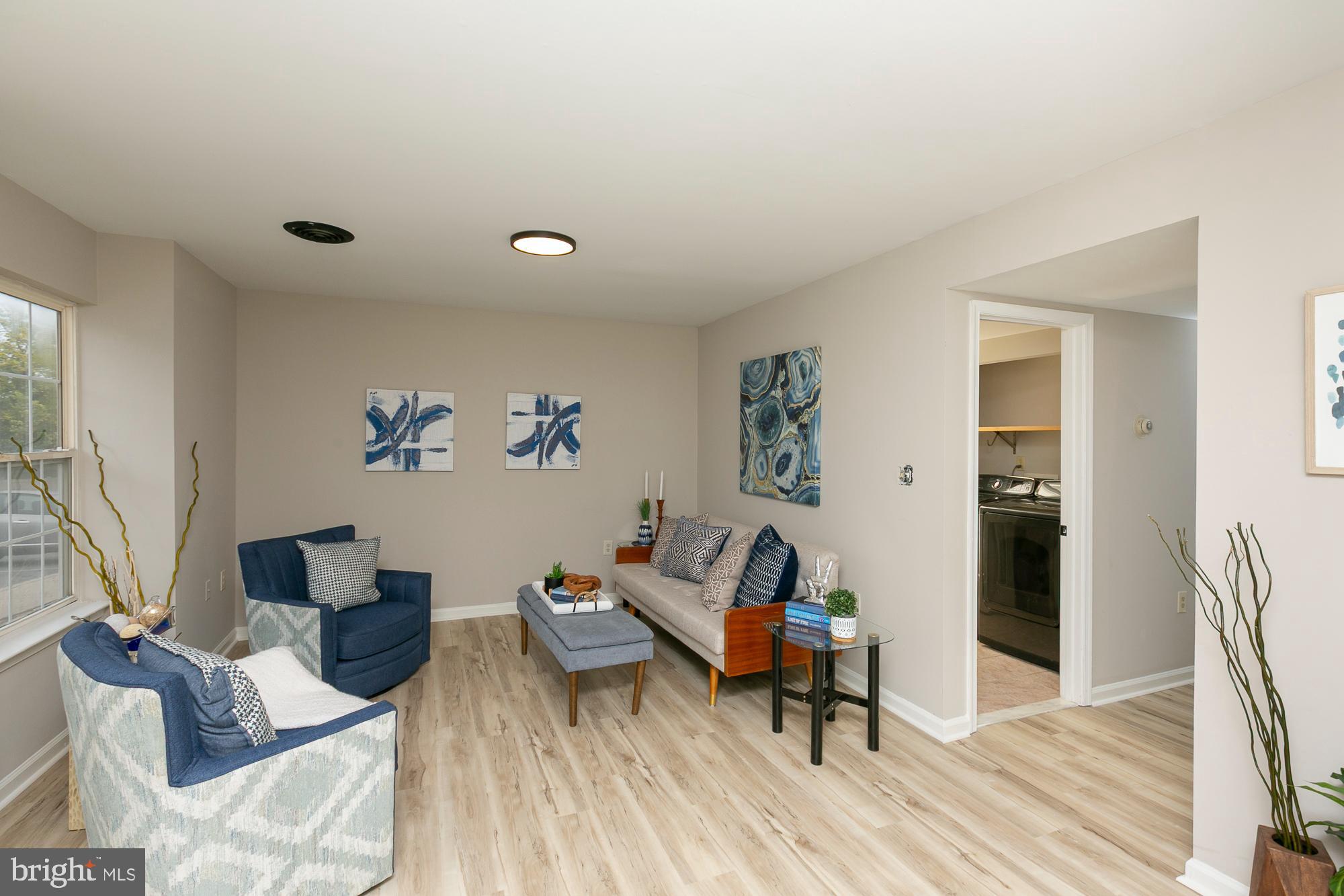 GEORGETOWN SQUARE - Residential