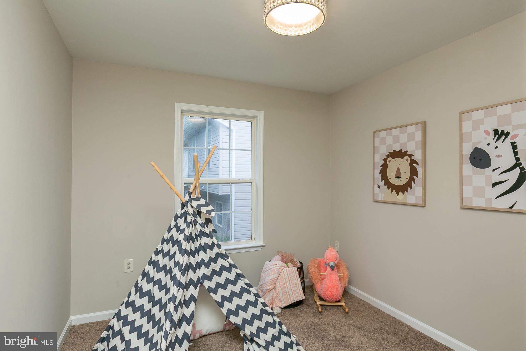 GEORGETOWN SQUARE - Residential