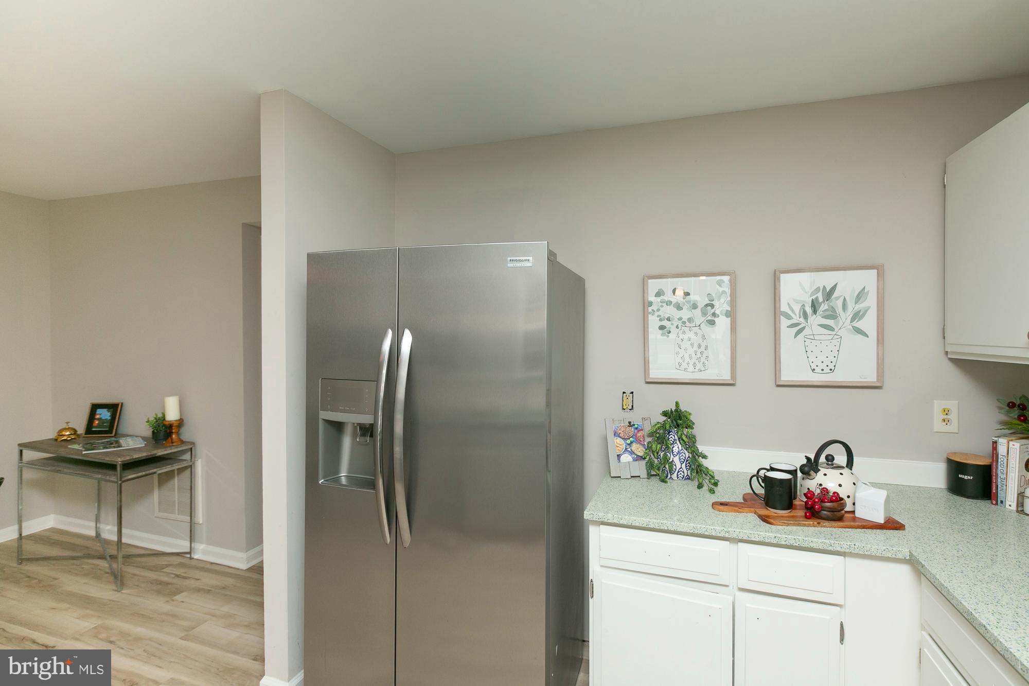 GEORGETOWN SQUARE - Residential