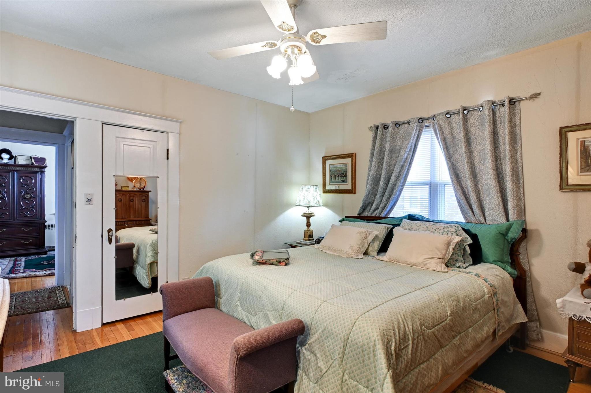 HAMILTON HILLS - Residential