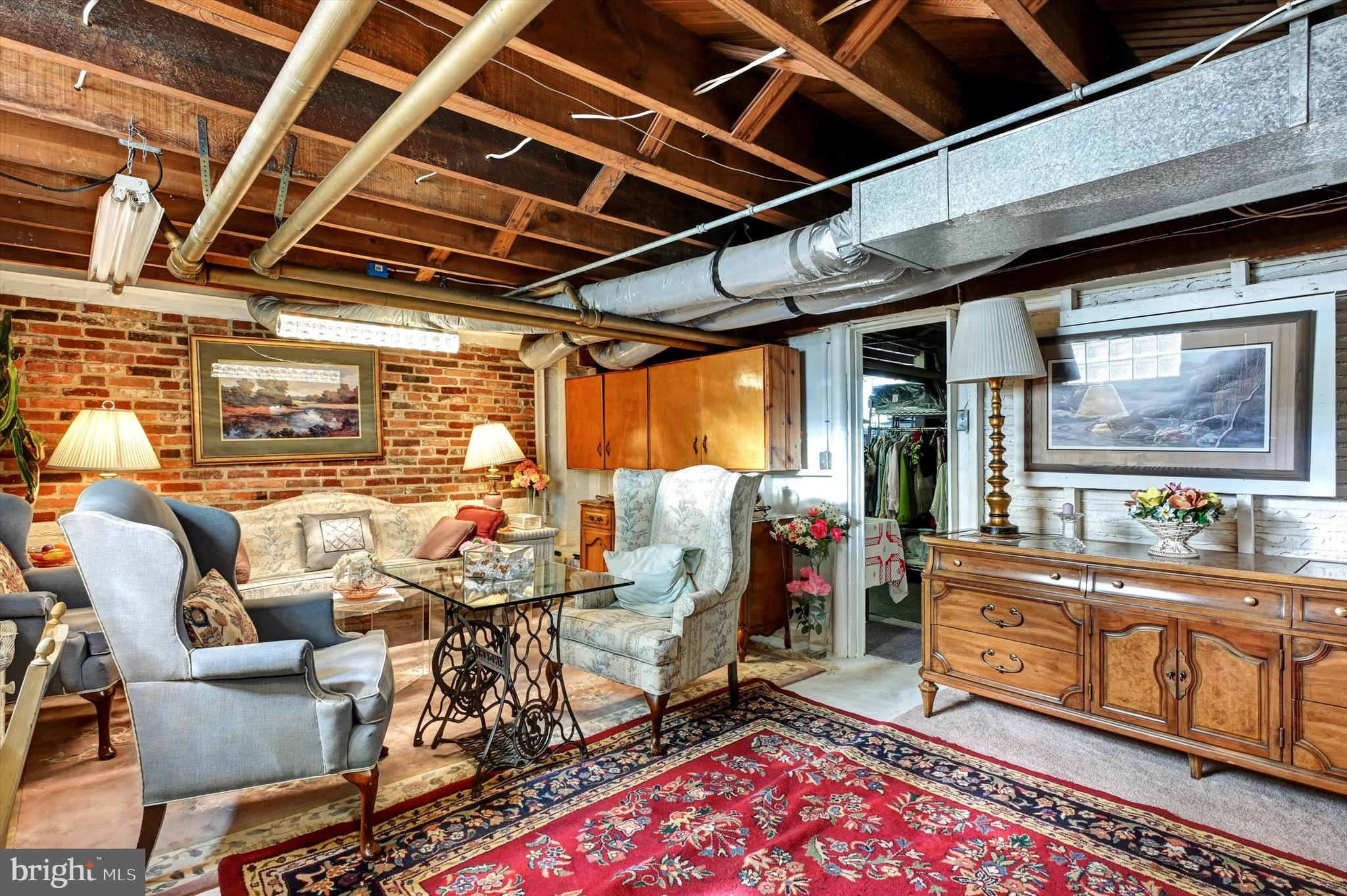 HAMILTON HILLS - Residential