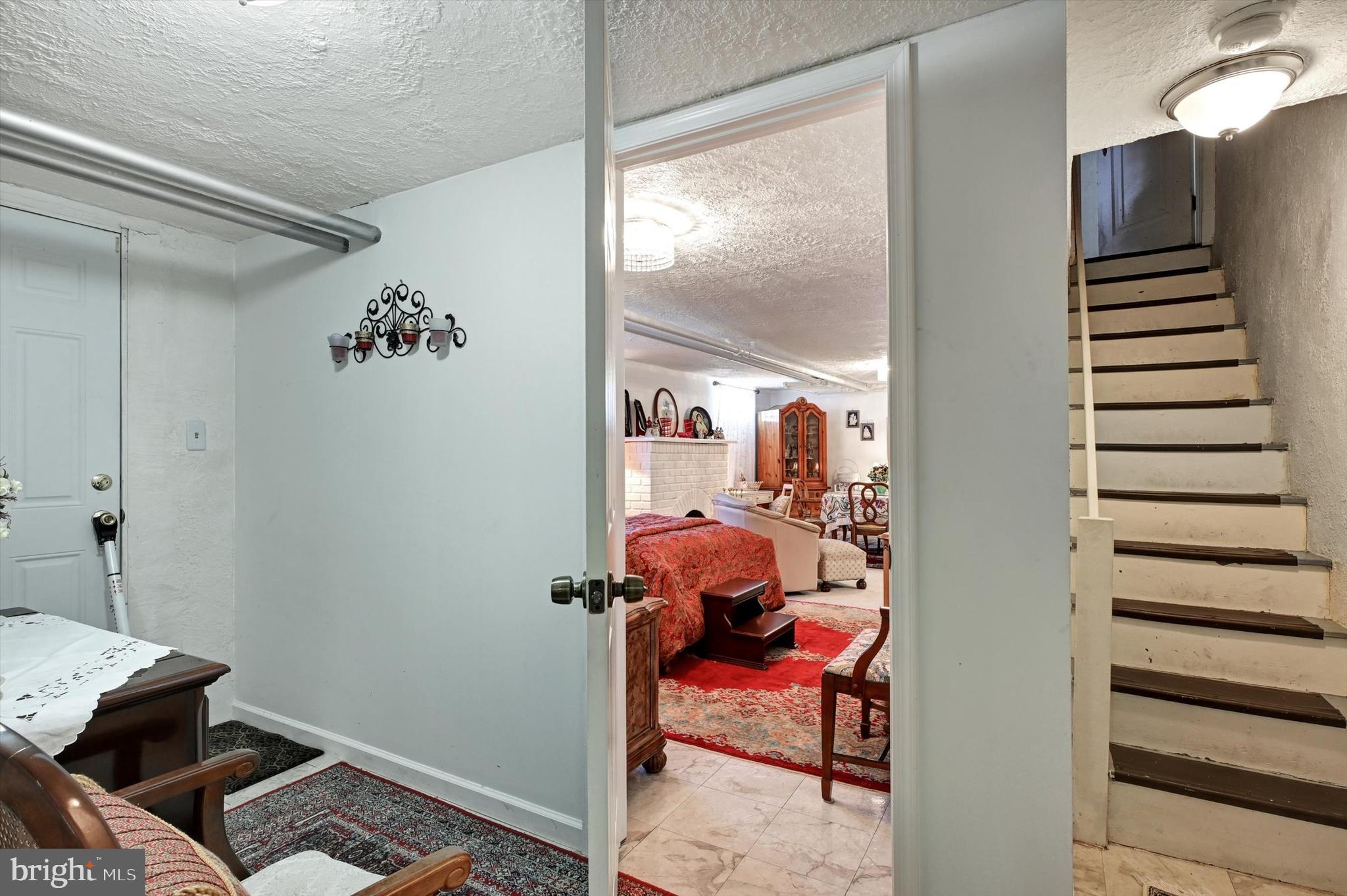 HAMILTON HILLS - Residential