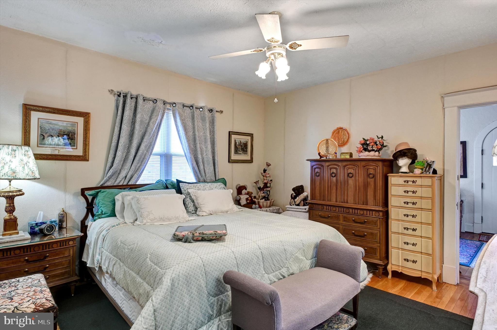 HAMILTON HILLS - Residential