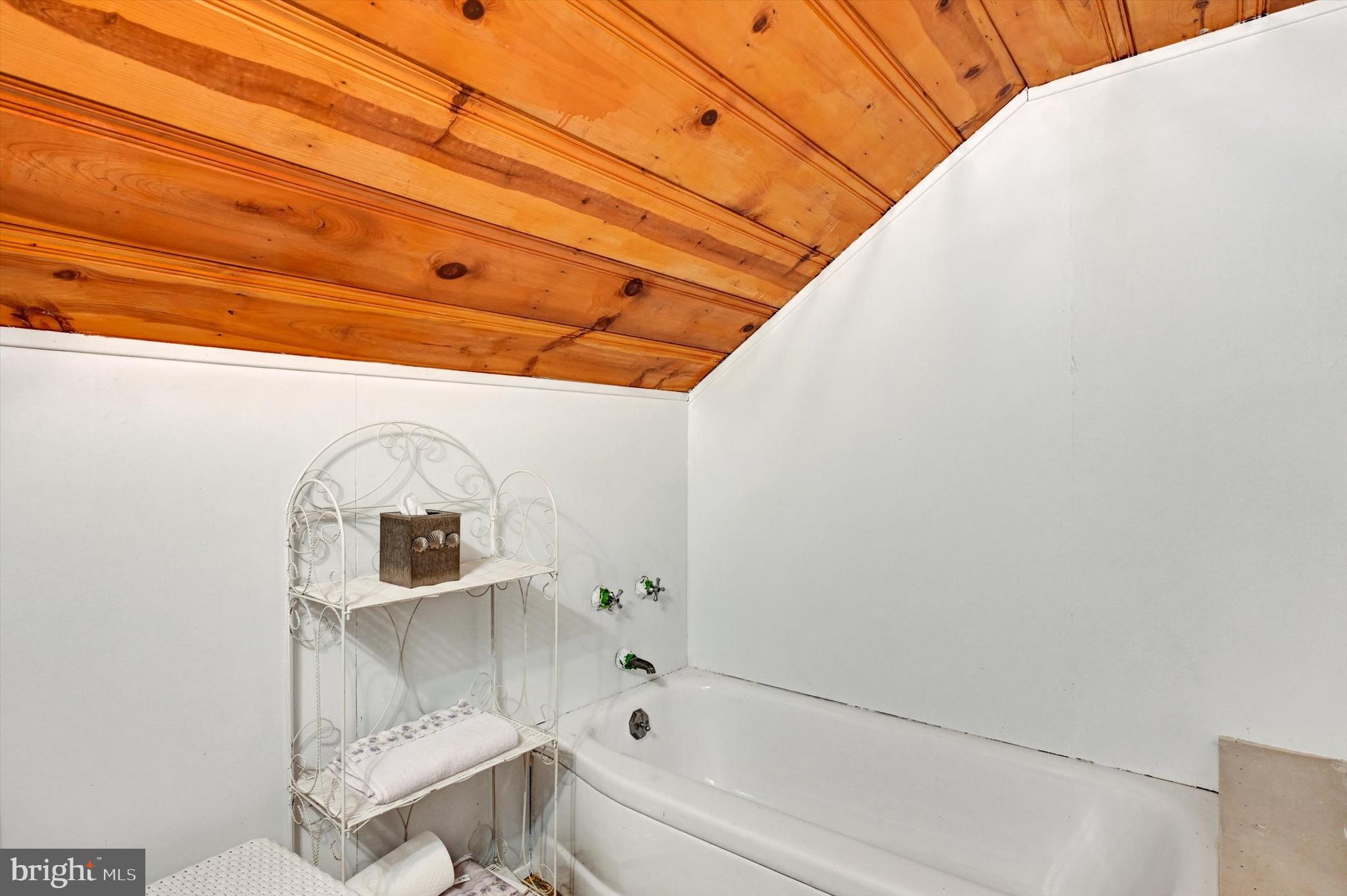 HAMILTON HILLS - Residential