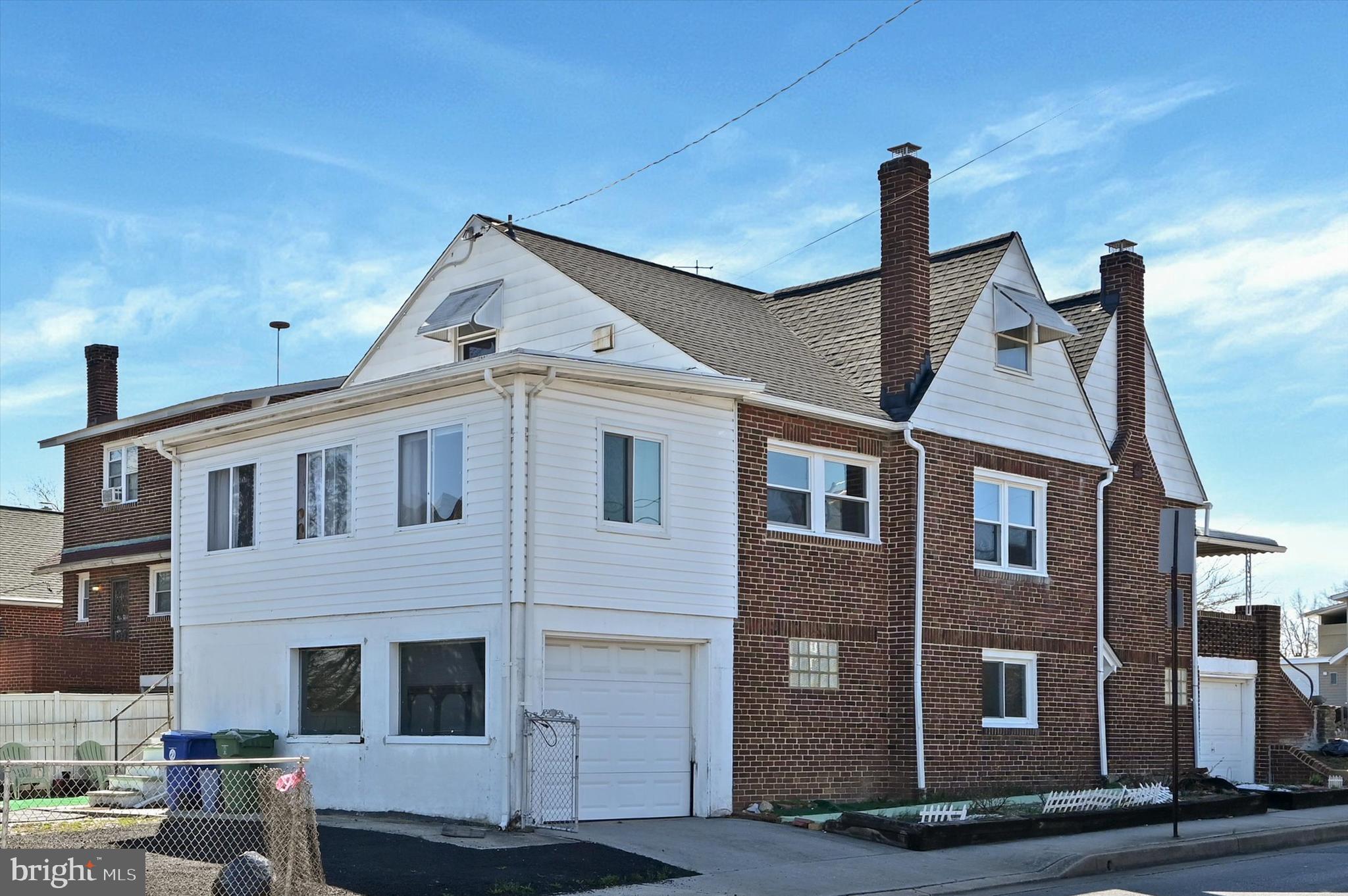 HAMILTON HILLS - Residential