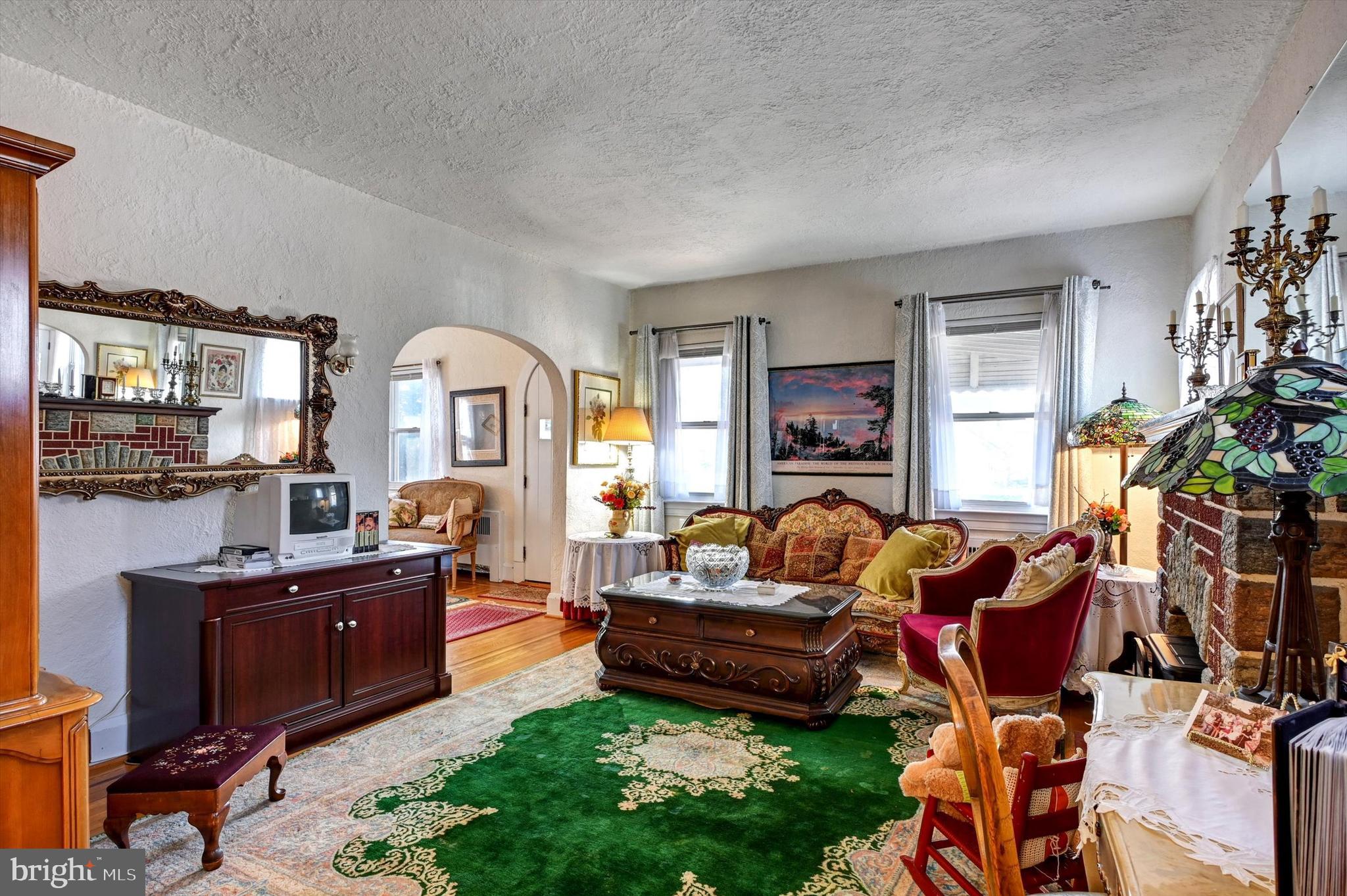 HAMILTON HILLS - Residential