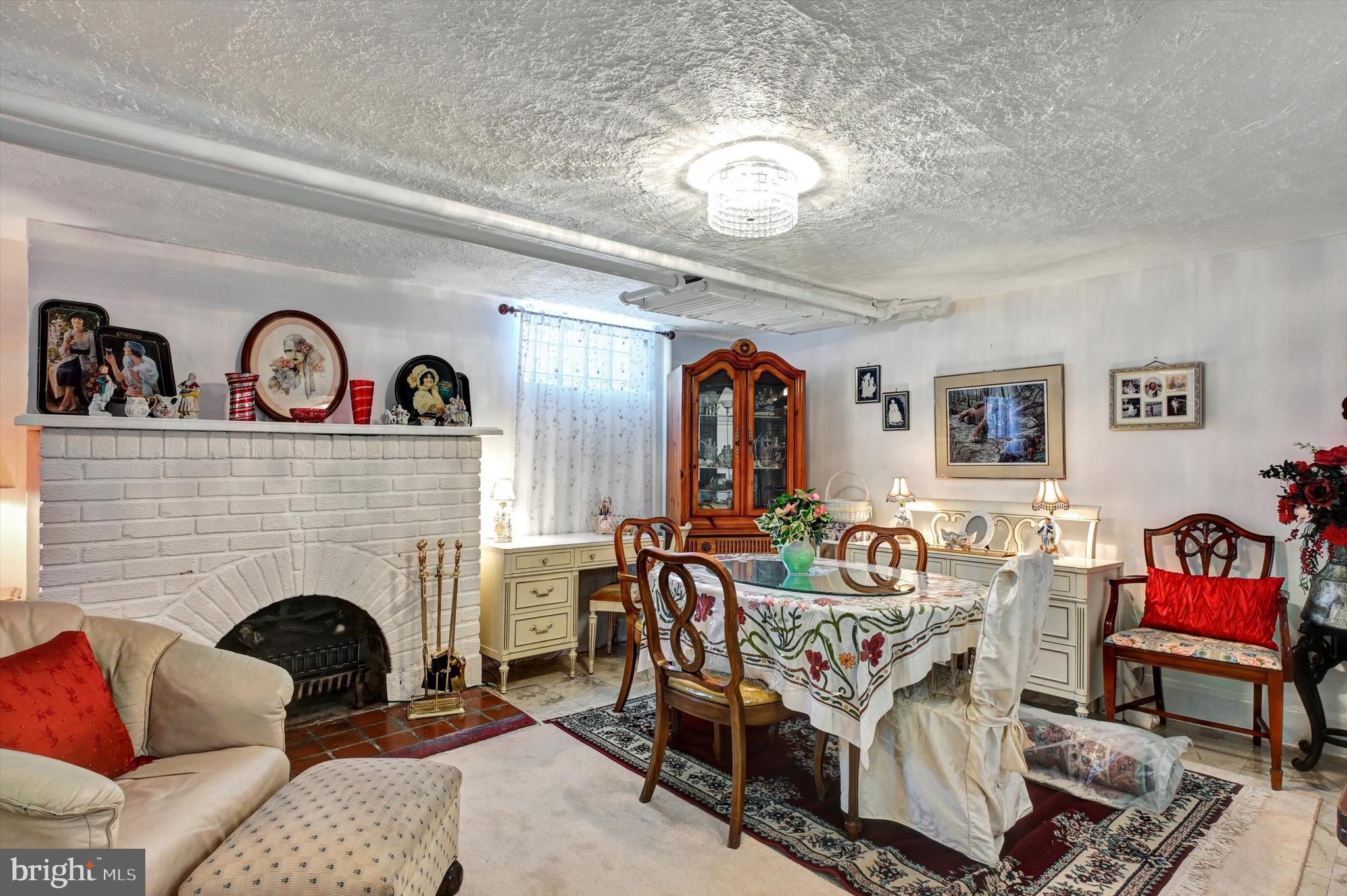 HAMILTON HILLS - Residential