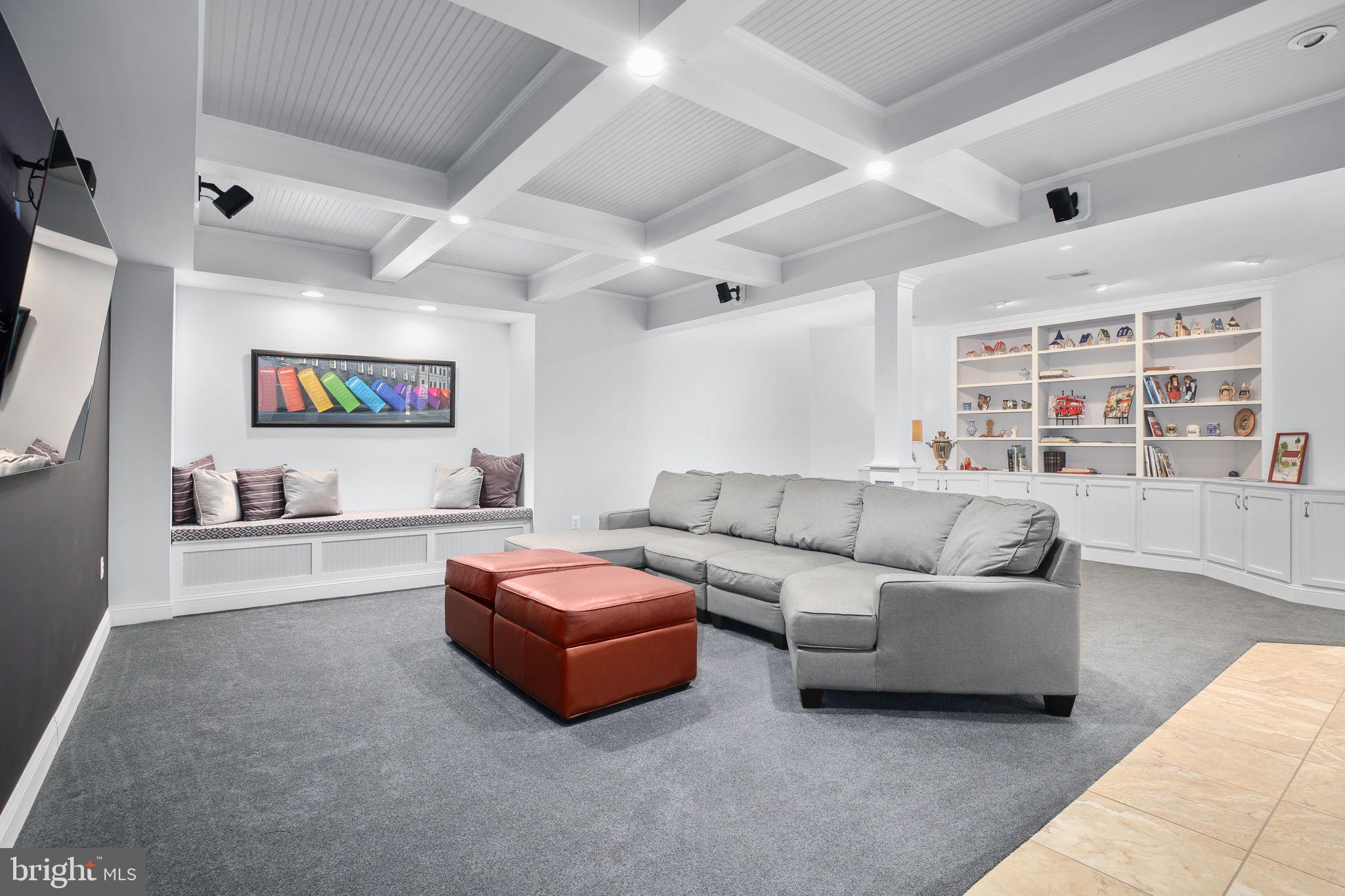 SMITH LAKE ESTATES - Residential