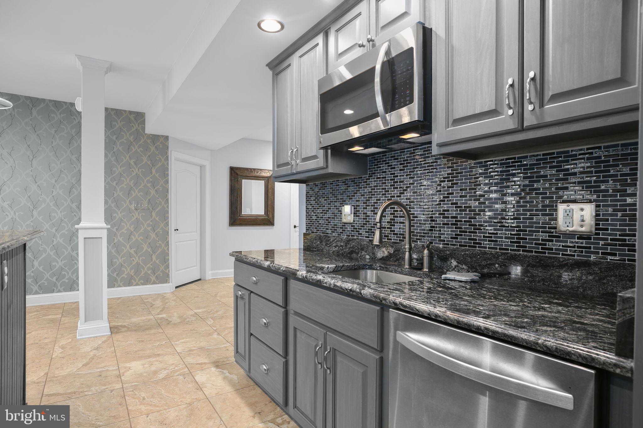 SMITH LAKE ESTATES - Residential