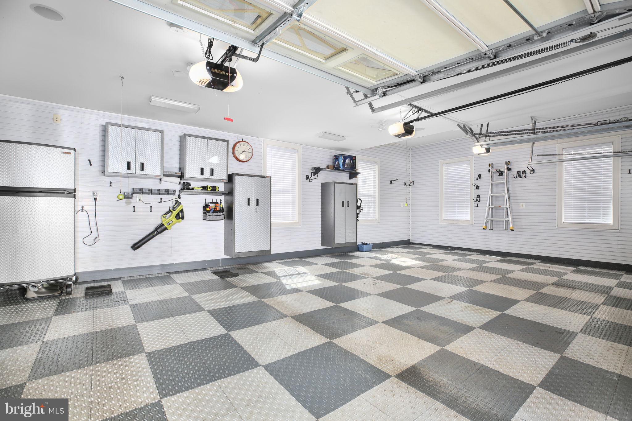 SMITH LAKE ESTATES - Residential