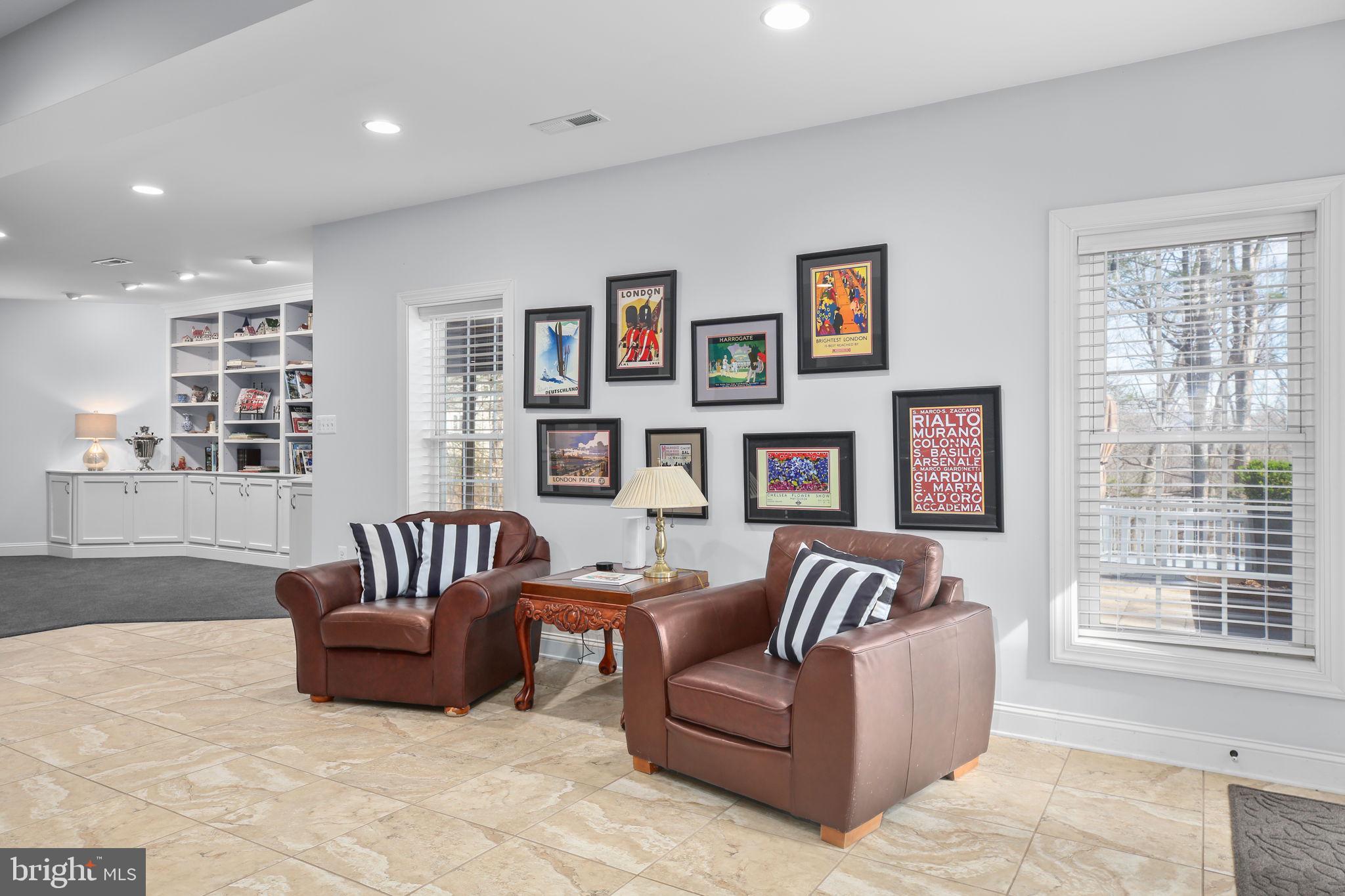 SMITH LAKE ESTATES - Residential