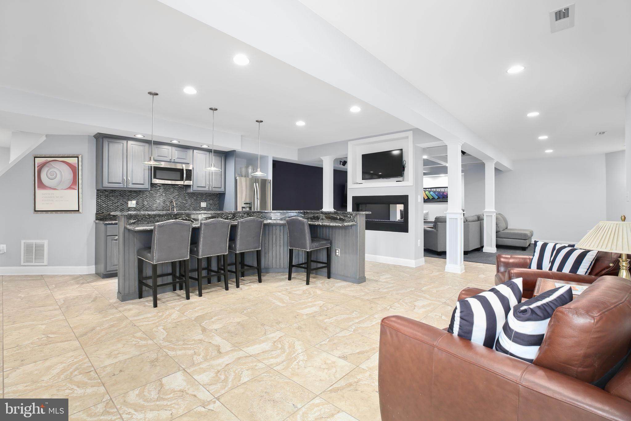 SMITH LAKE ESTATES - Residential