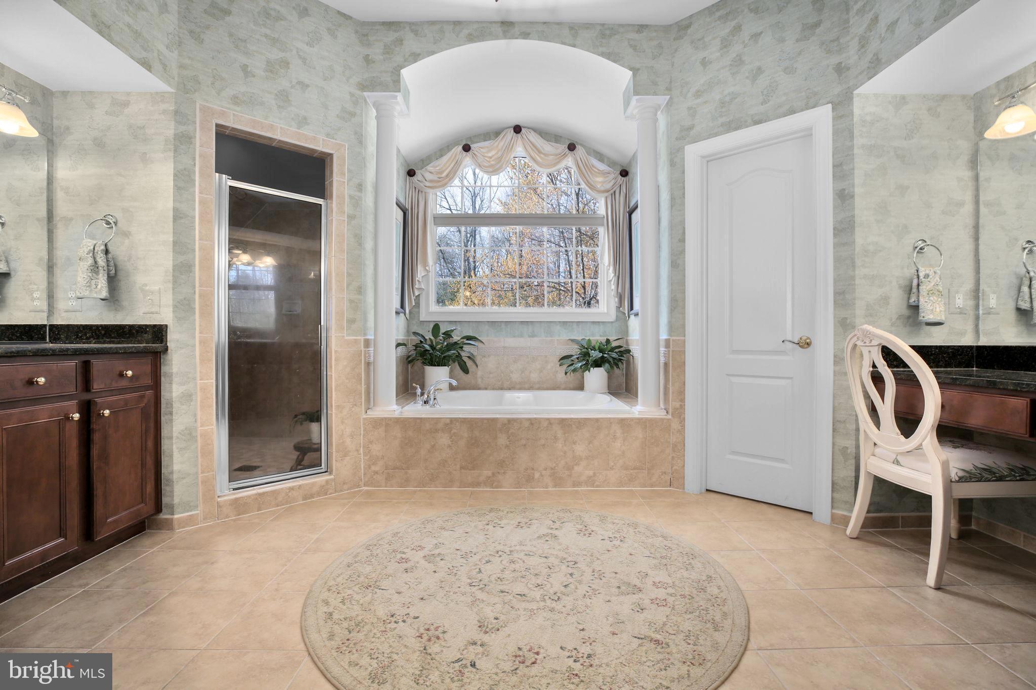 SMITH LAKE ESTATES - Residential