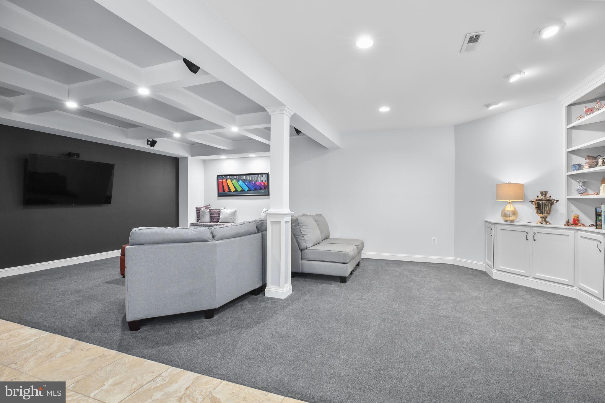 SMITH LAKE ESTATES - Residential