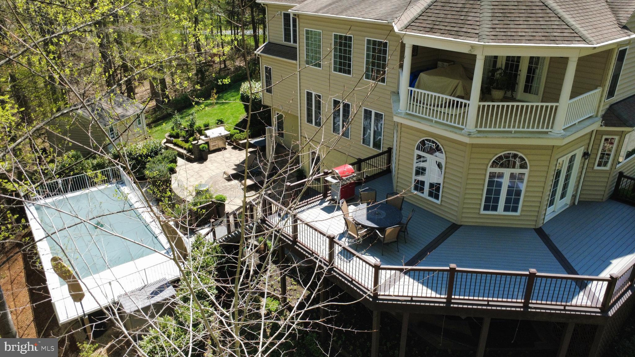 SMITH LAKE ESTATES - Residential