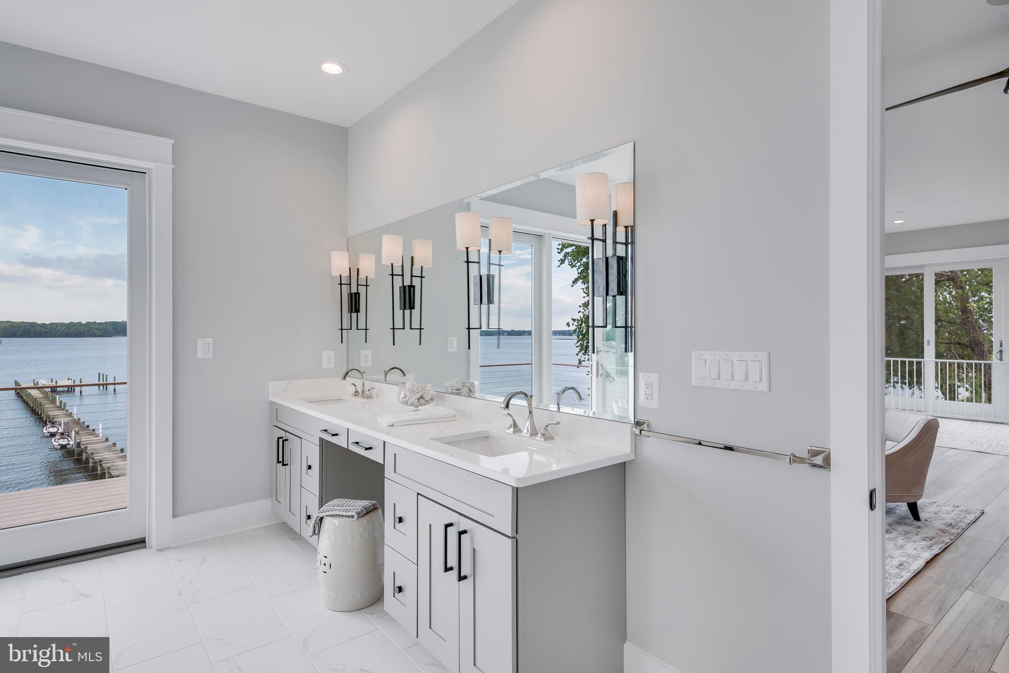 BROADWATER BEACH - Residential