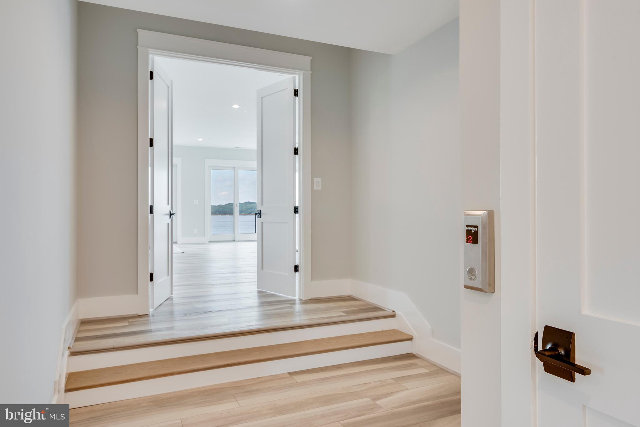 BROADWATER BEACH - Residential