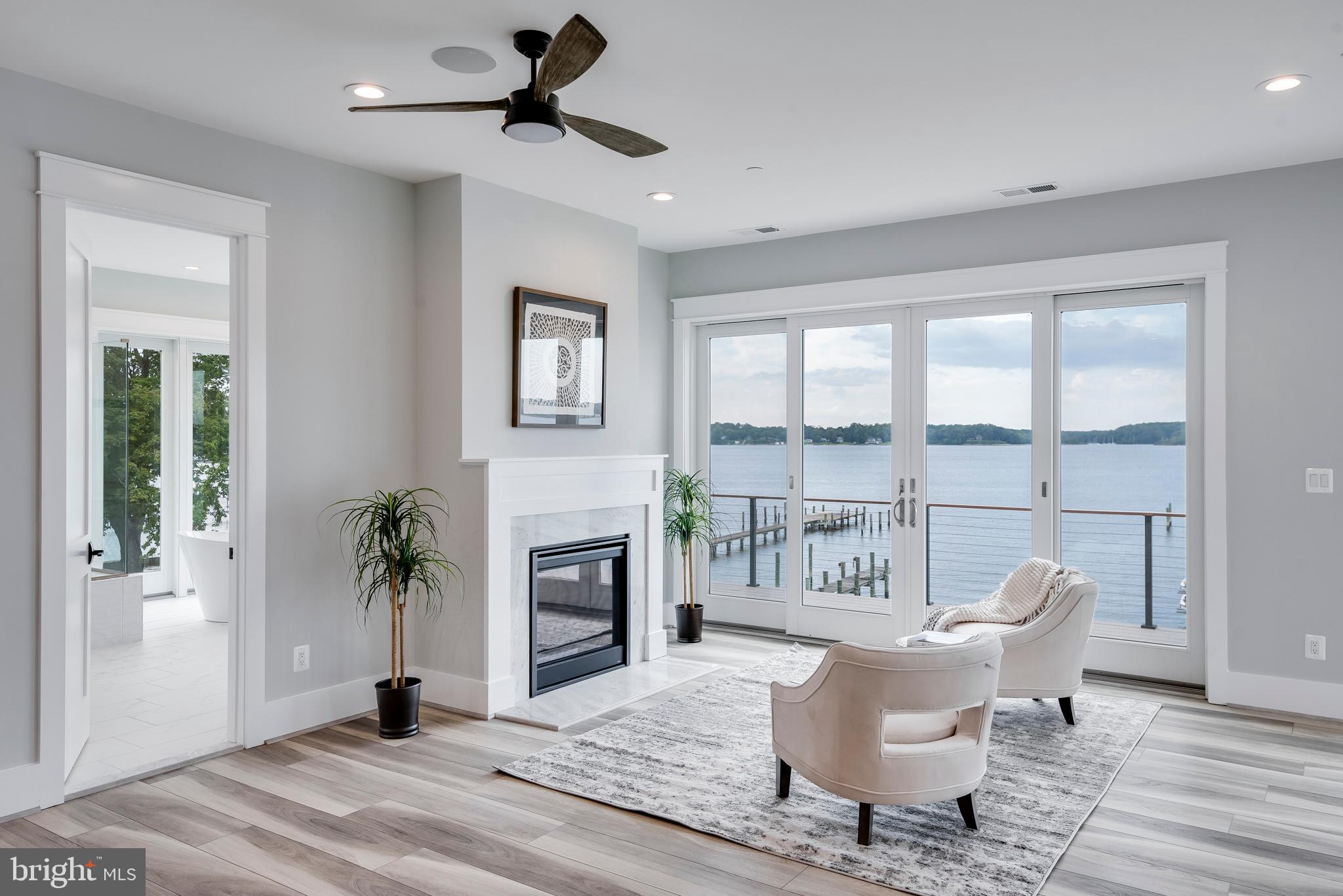 BROADWATER BEACH - Residential