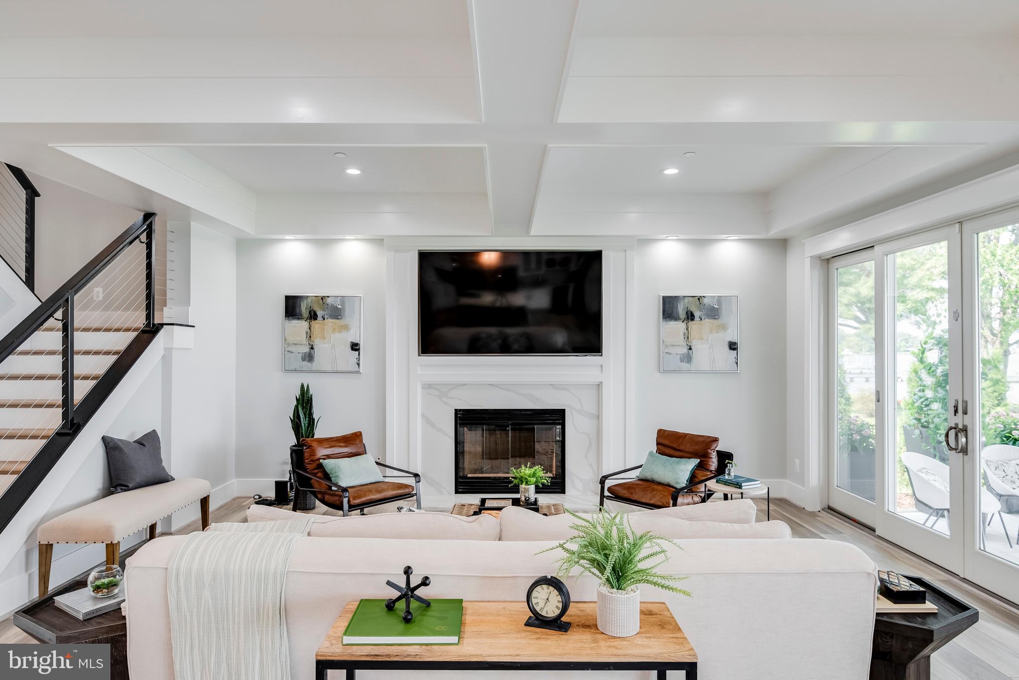 BROADWATER BEACH - Residential