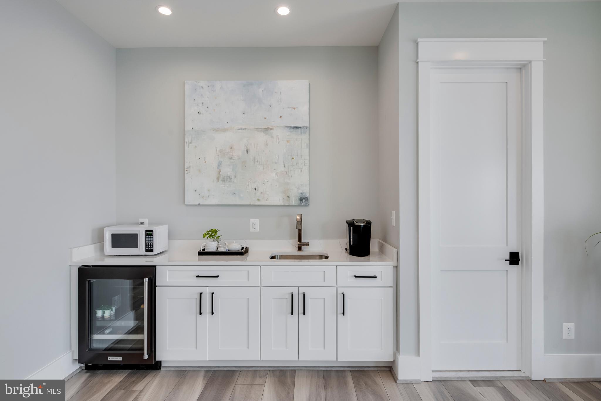 BROADWATER BEACH - Residential