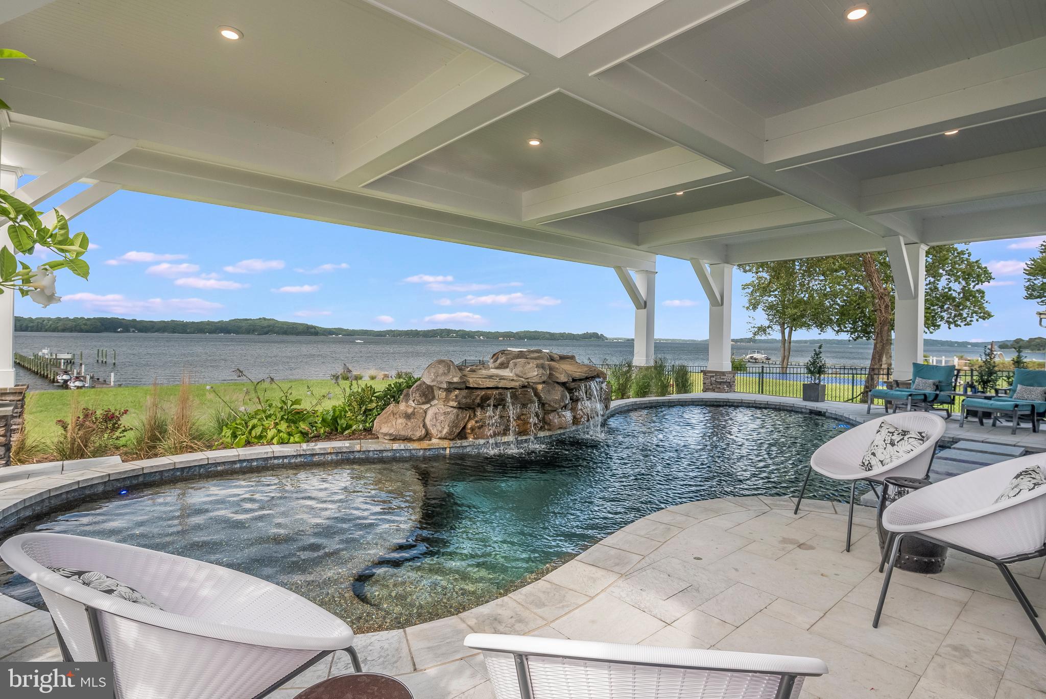 BROADWATER BEACH - Residential