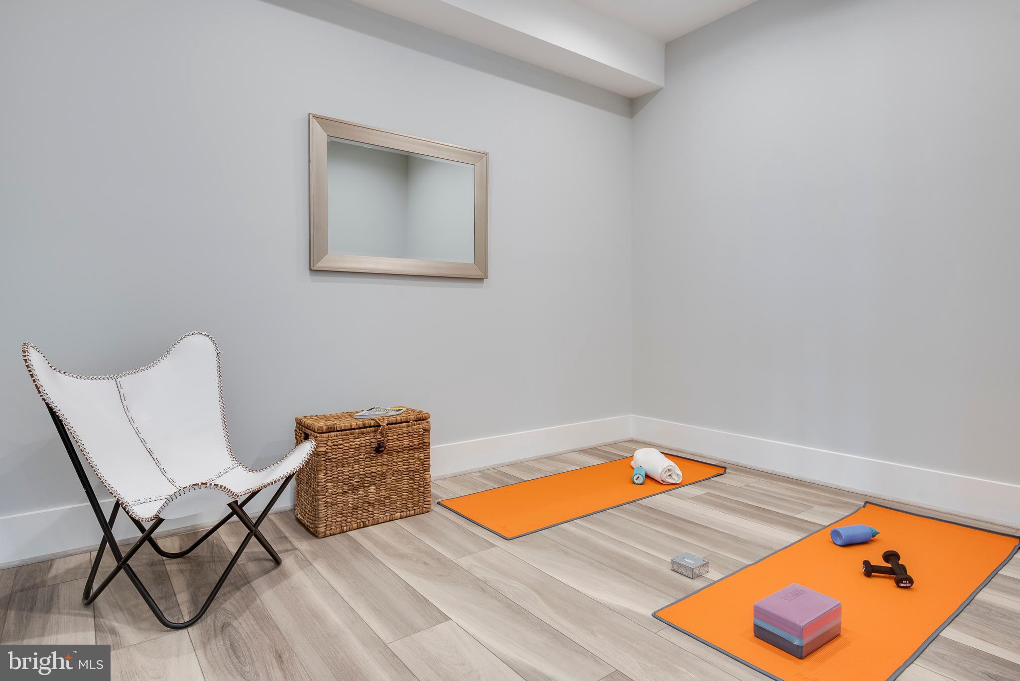 BROADWATER BEACH - Residential