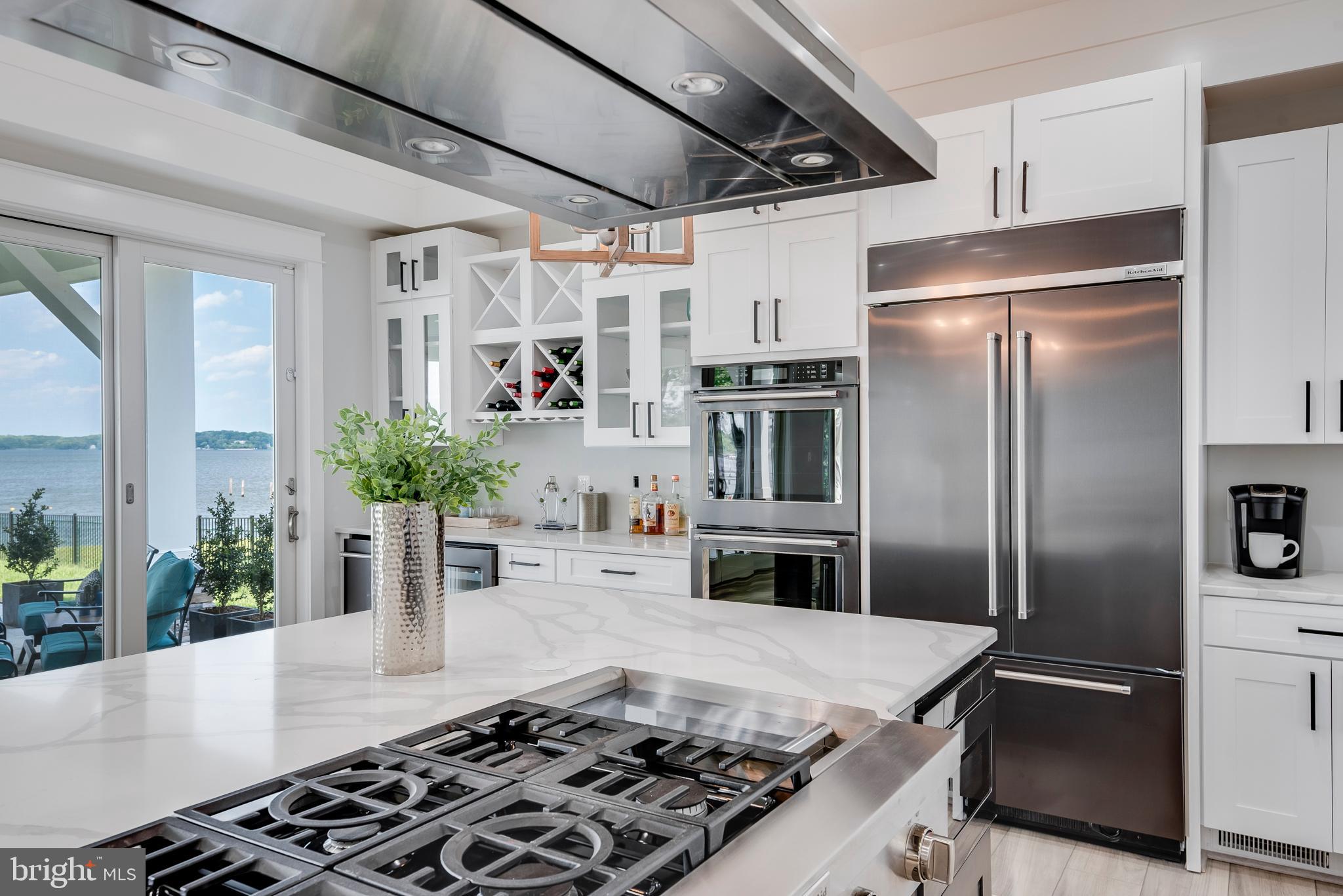 BROADWATER BEACH - Residential