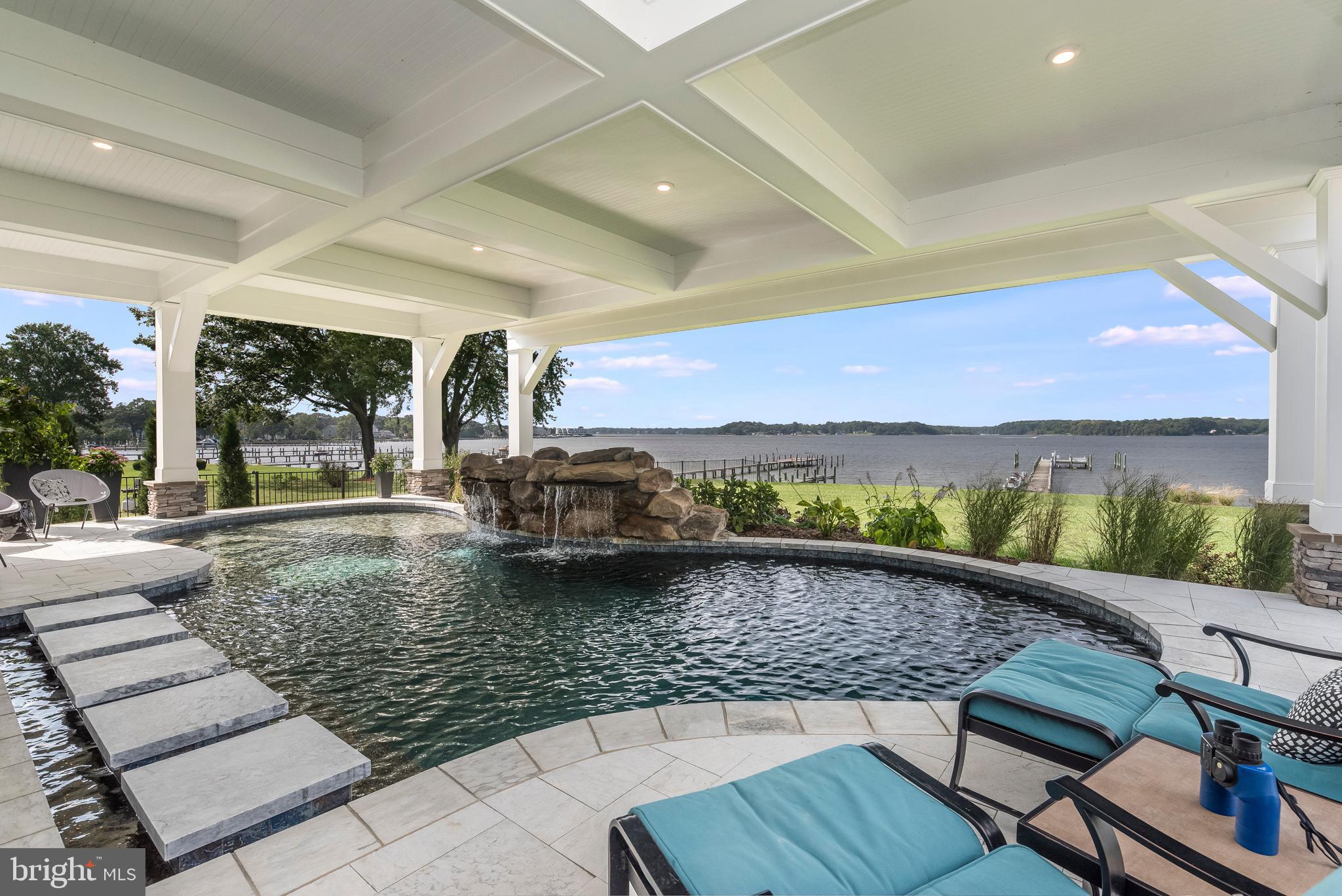 BROADWATER BEACH - Residential