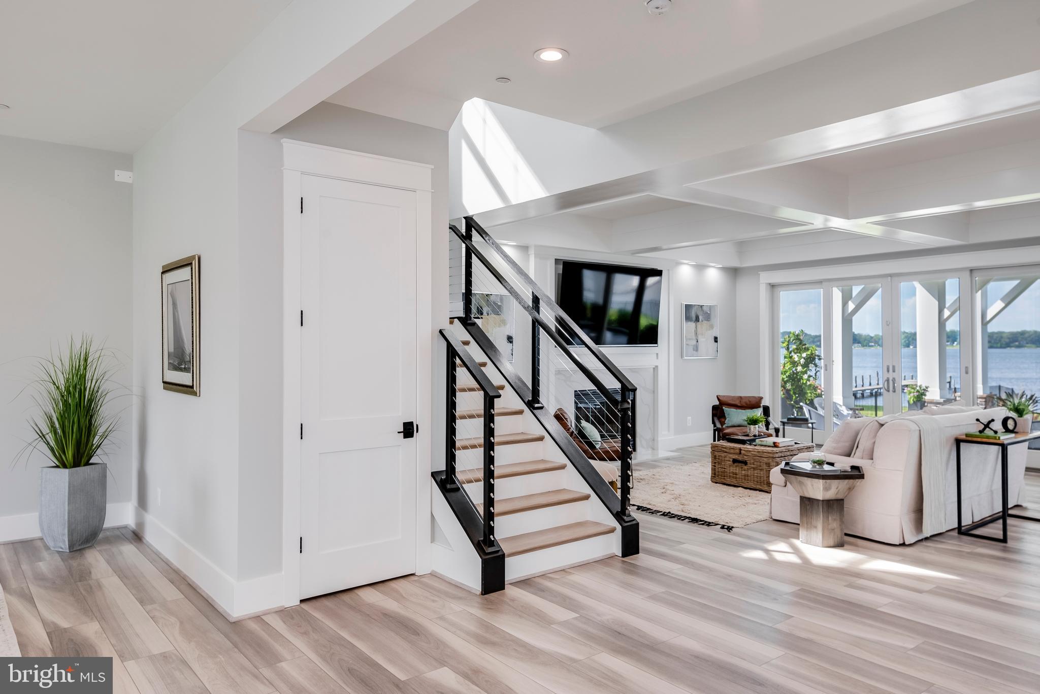 BROADWATER BEACH - Residential