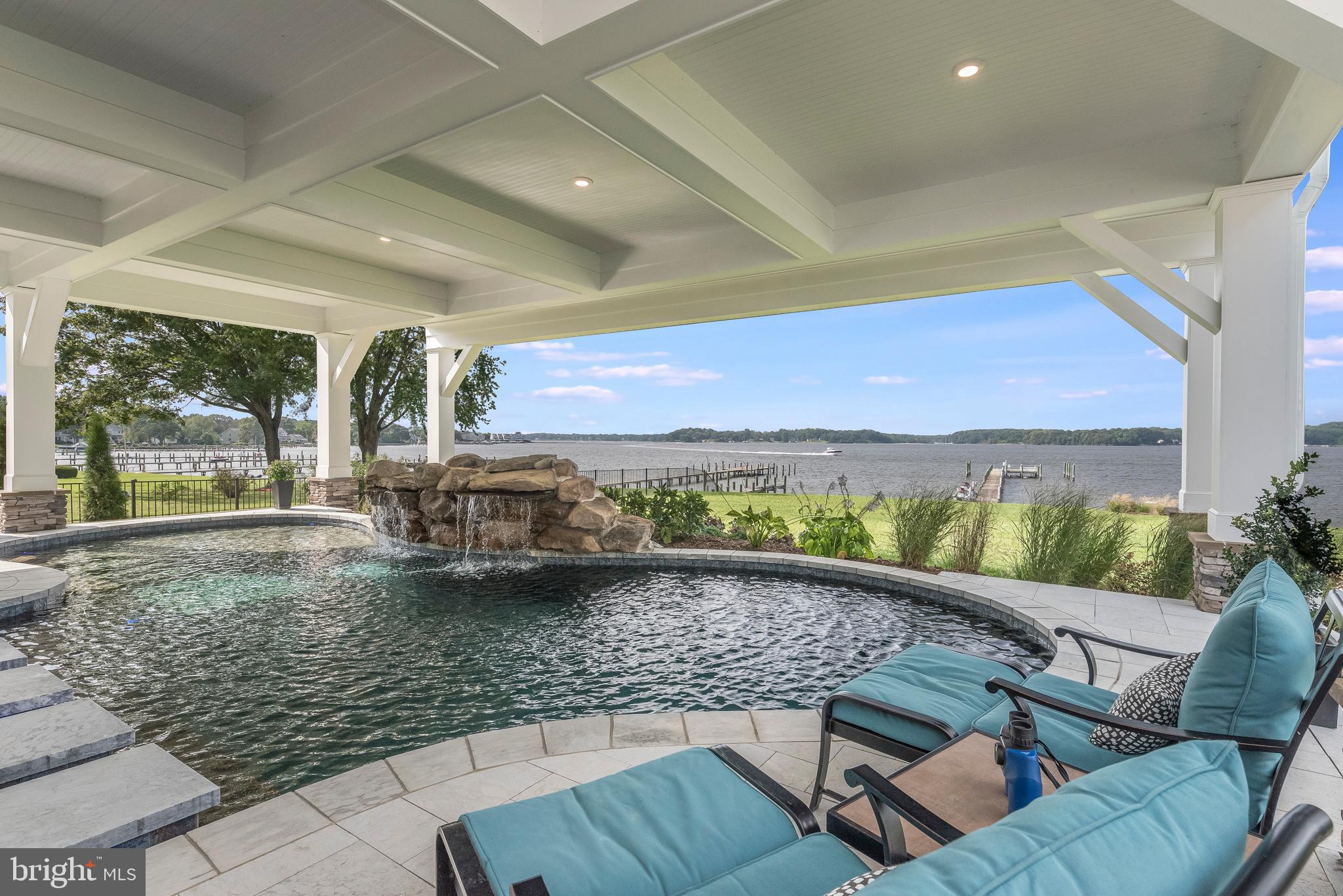 BROADWATER BEACH - Residential