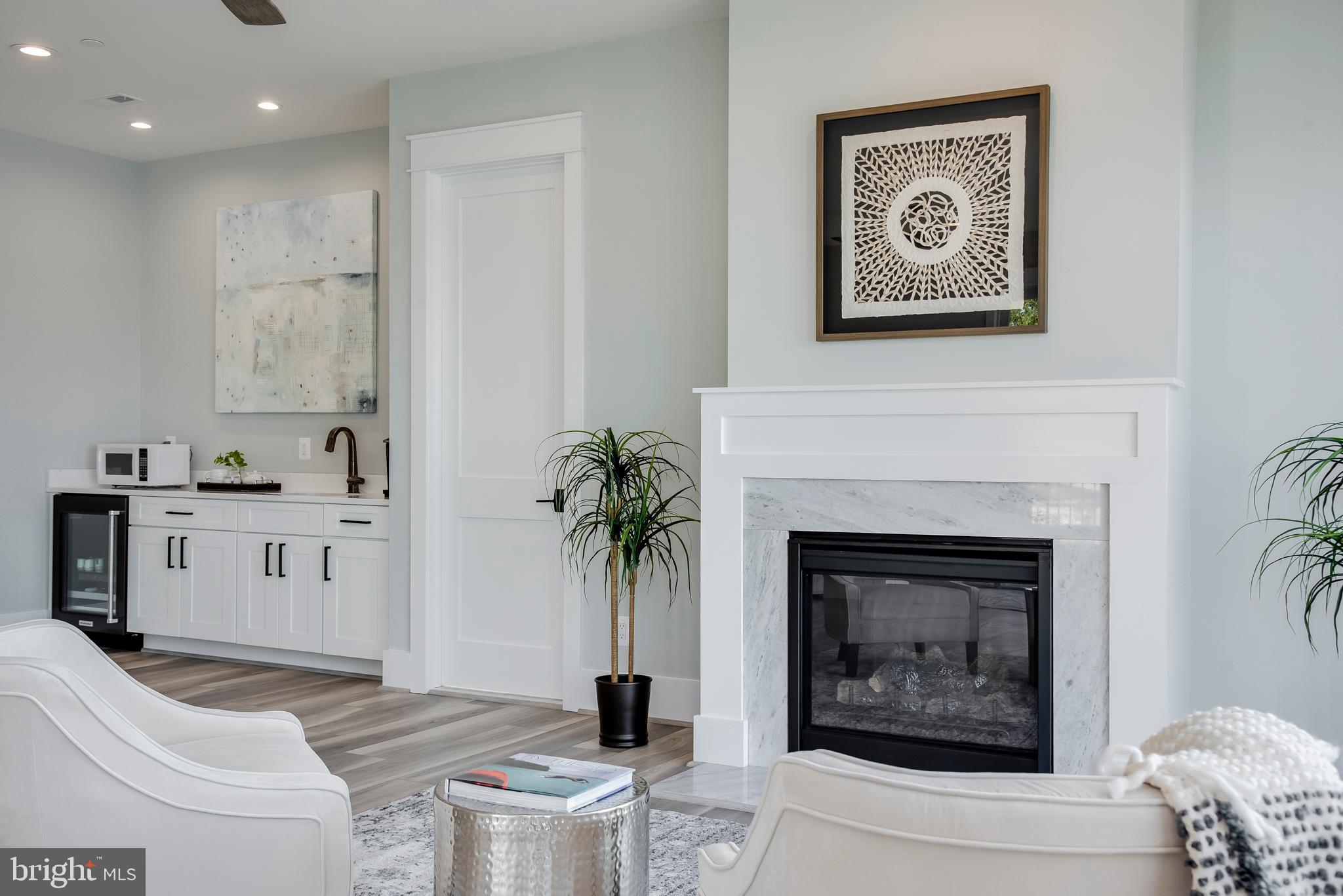 BROADWATER BEACH - Residential