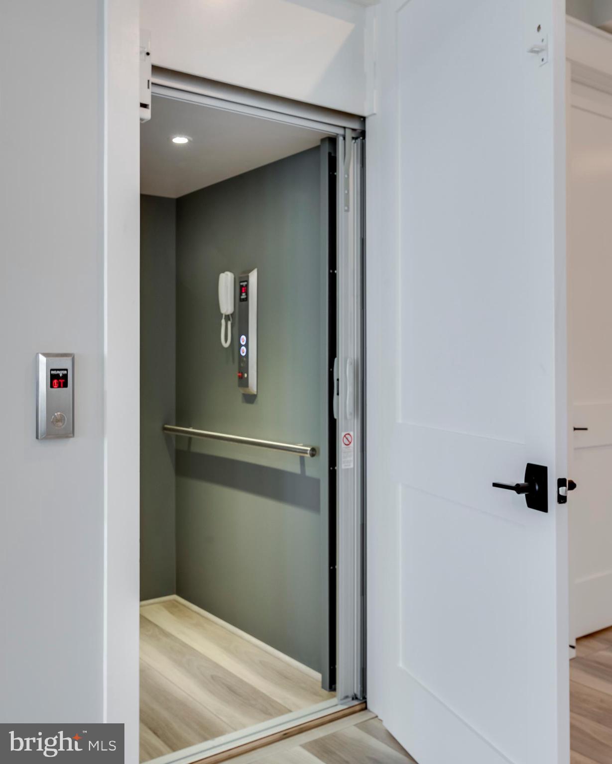 BROADWATER BEACH - Residential