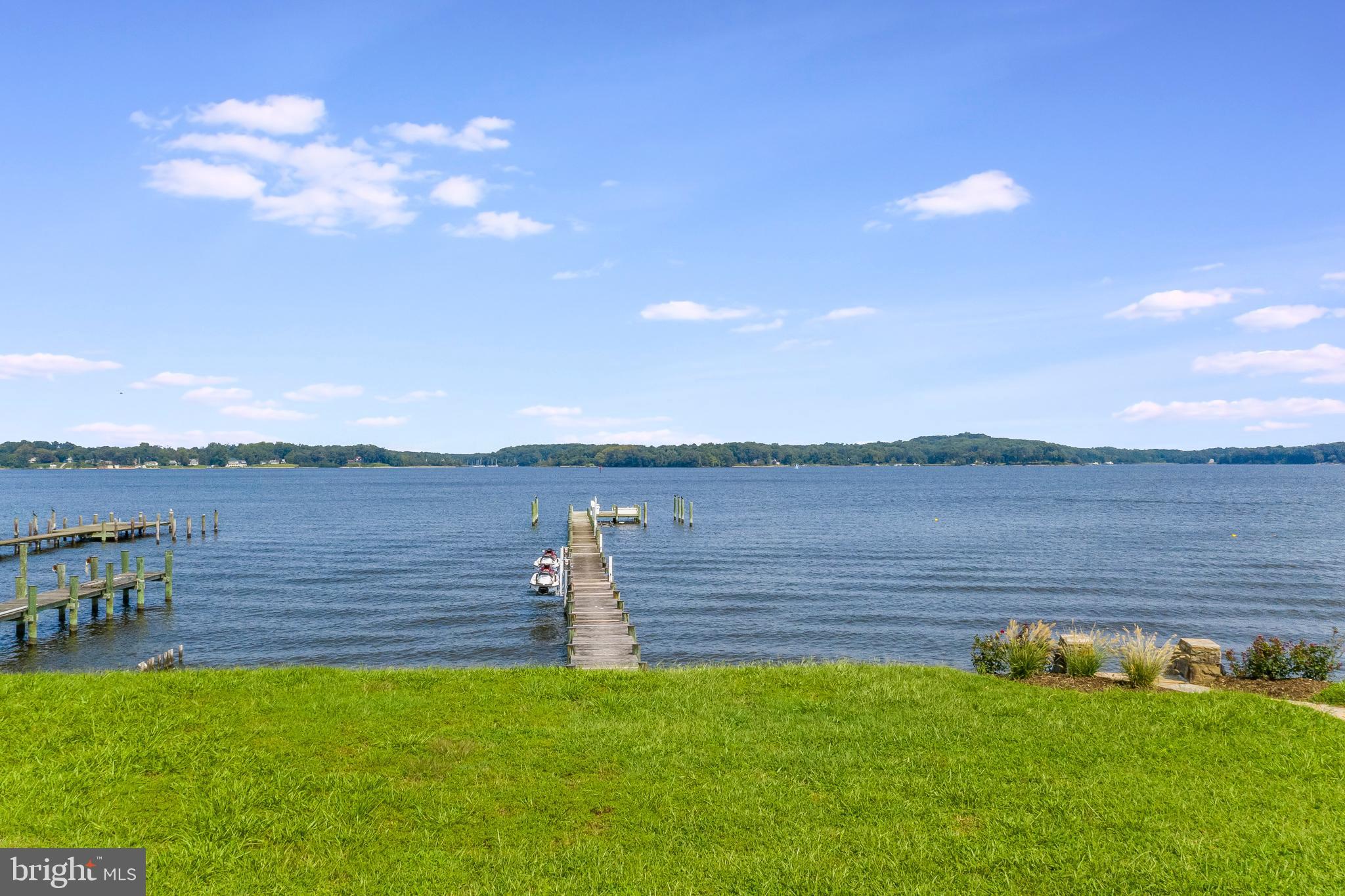 BROADWATER BEACH - Residential