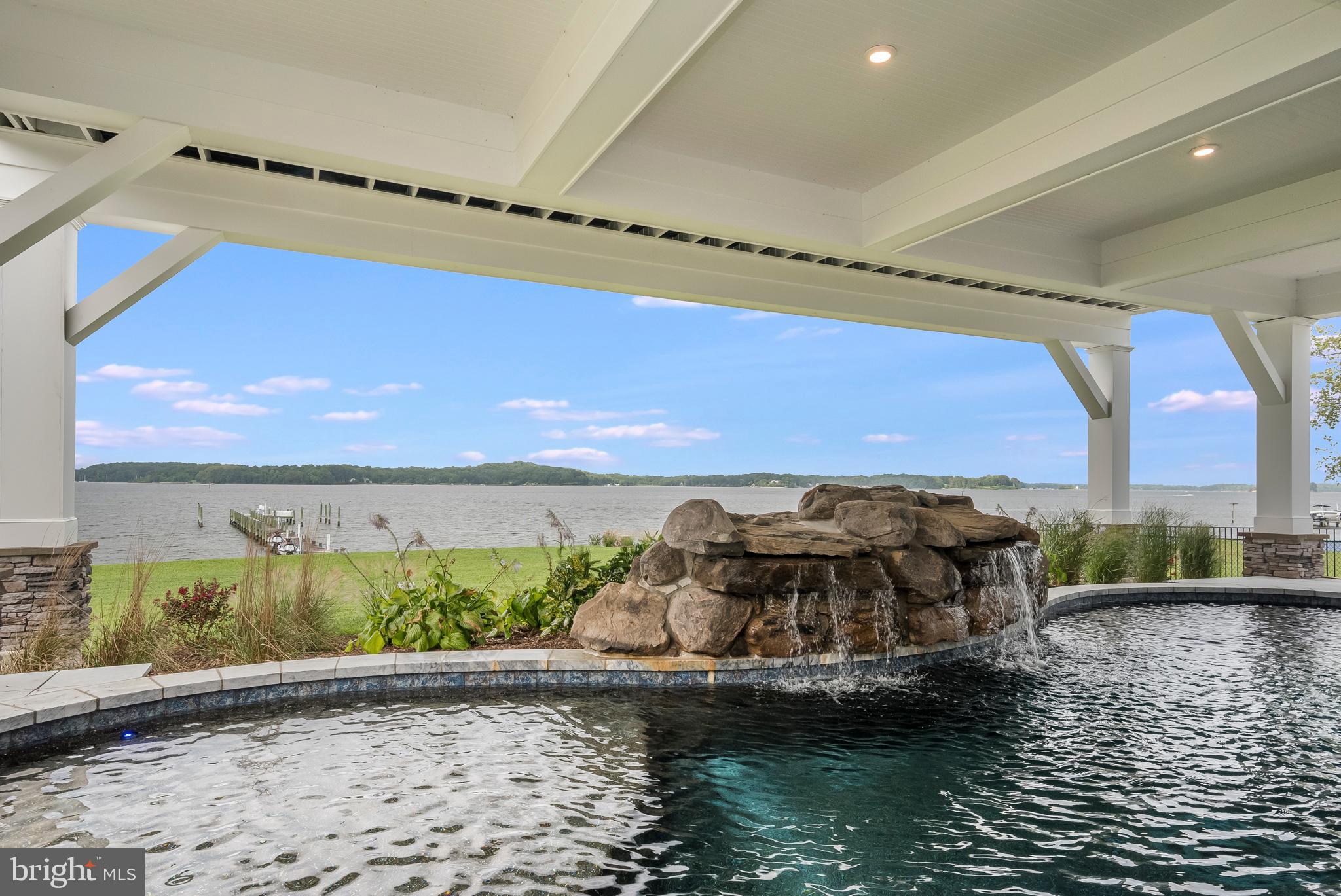 BROADWATER BEACH - Residential